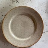 Set of 7 plates to be served in sandstone
