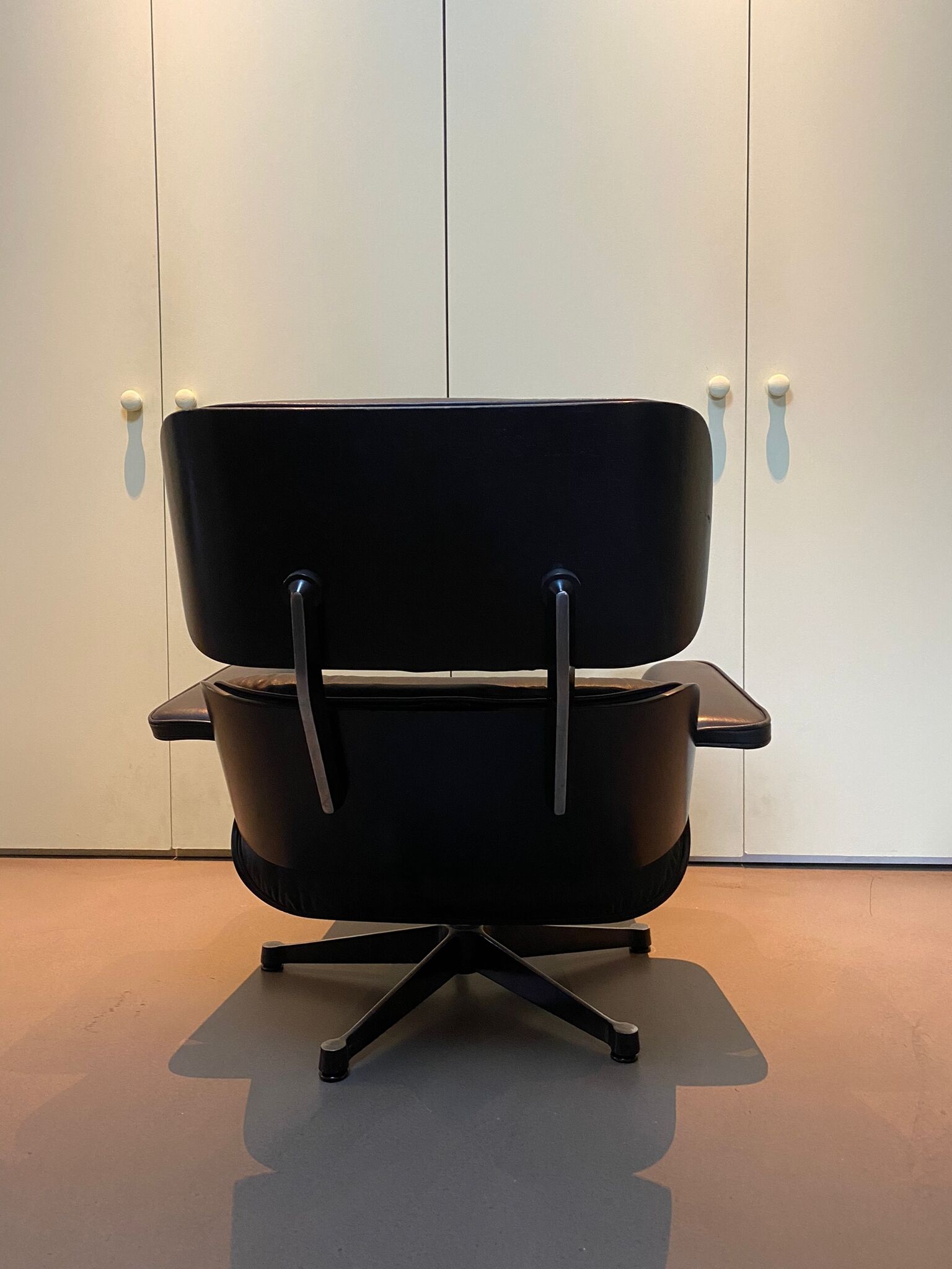 Fauteuil Lounge Chair & Ottoman de Charles Eames