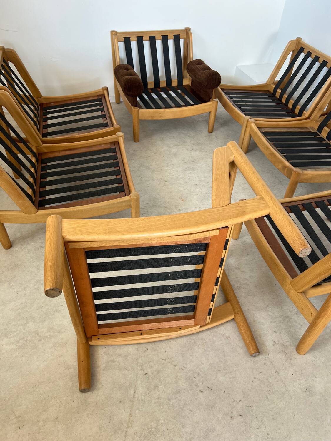 Old modular living room 7 armchairs and vintage Scandinavian design coffee table from the 60s