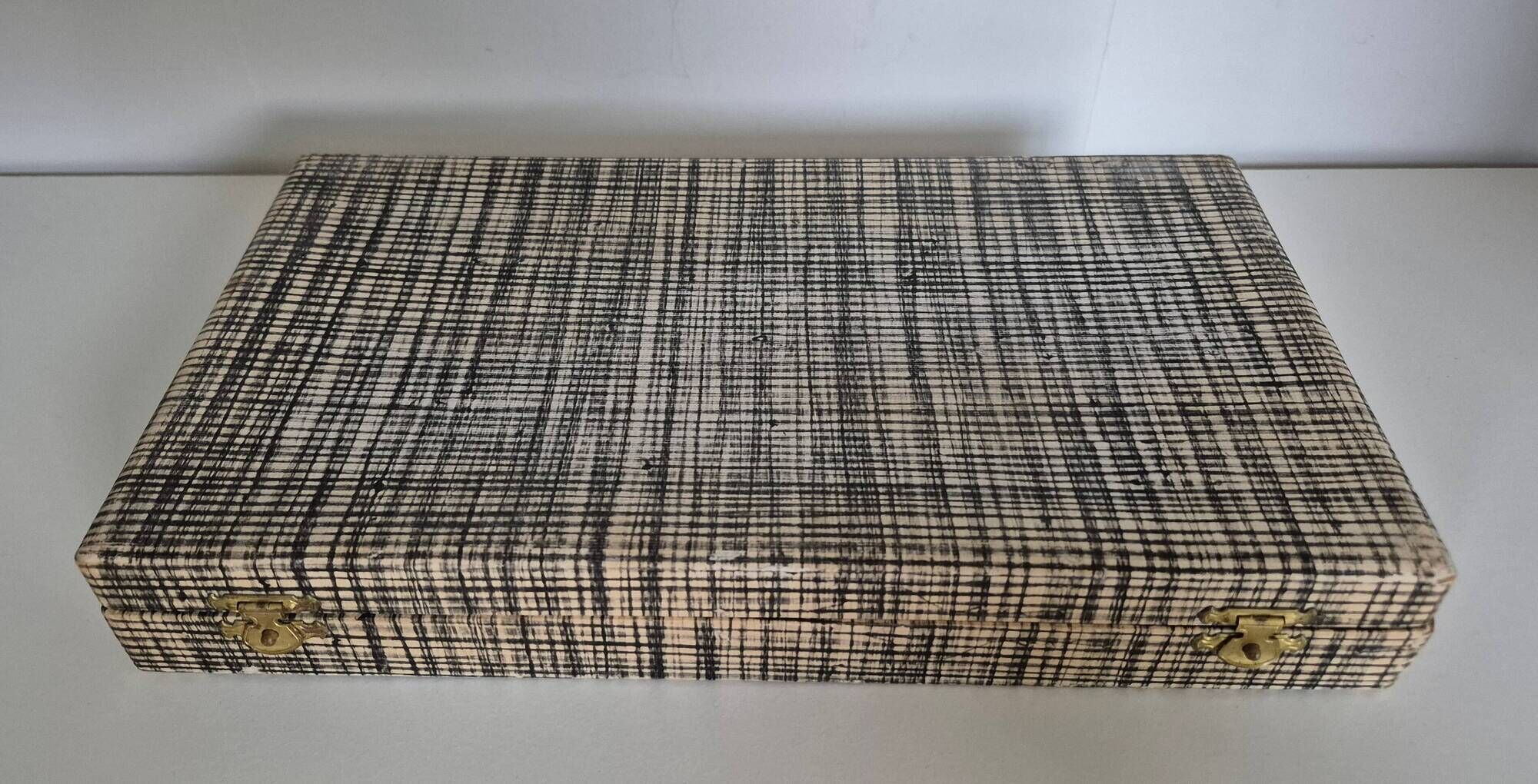 Lot de 12 couteaux de table , manches métal argenté, style Louis XVI