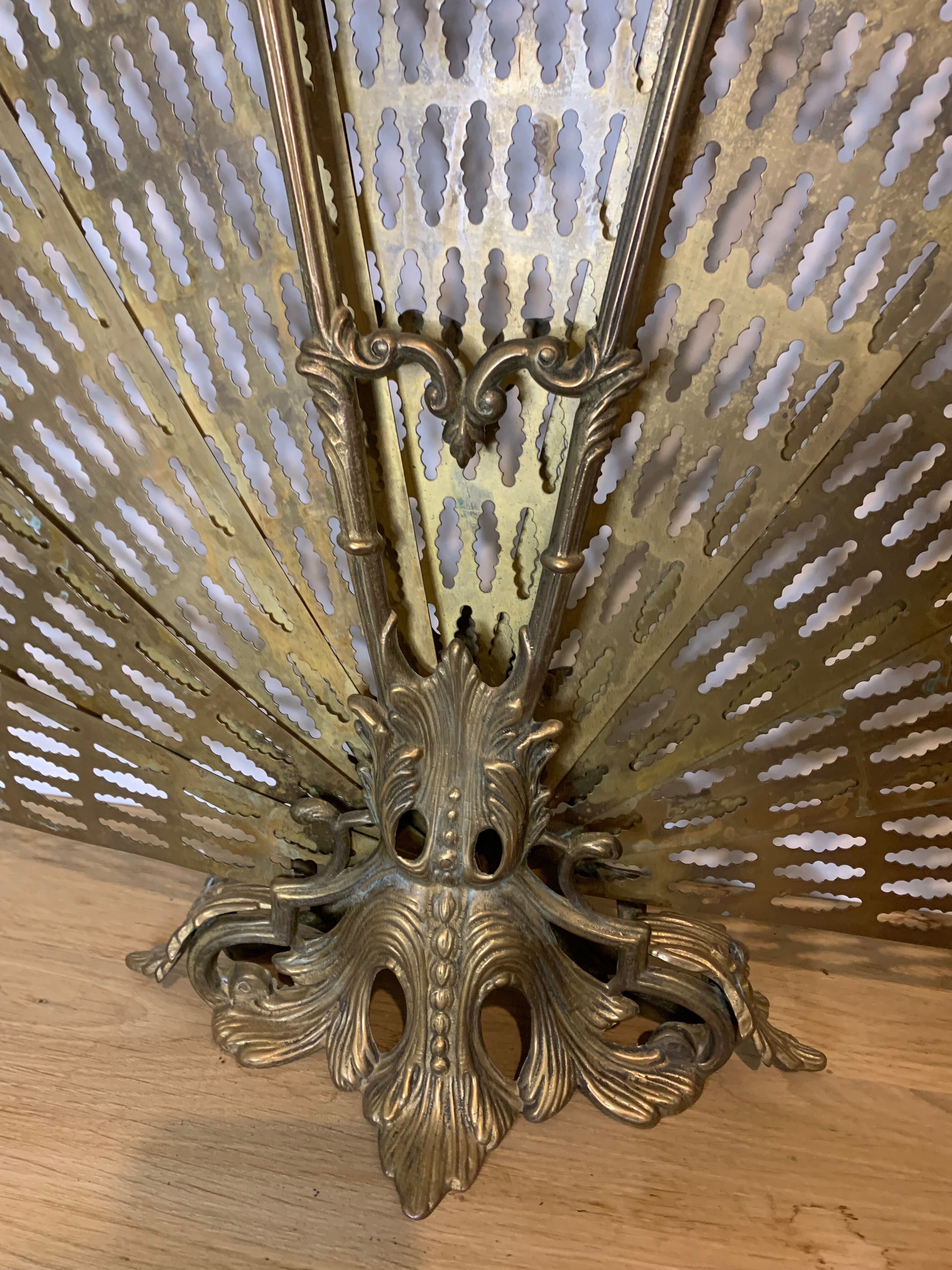 Firewall foldable fan "peacock" - brass bronze late nineteenth century