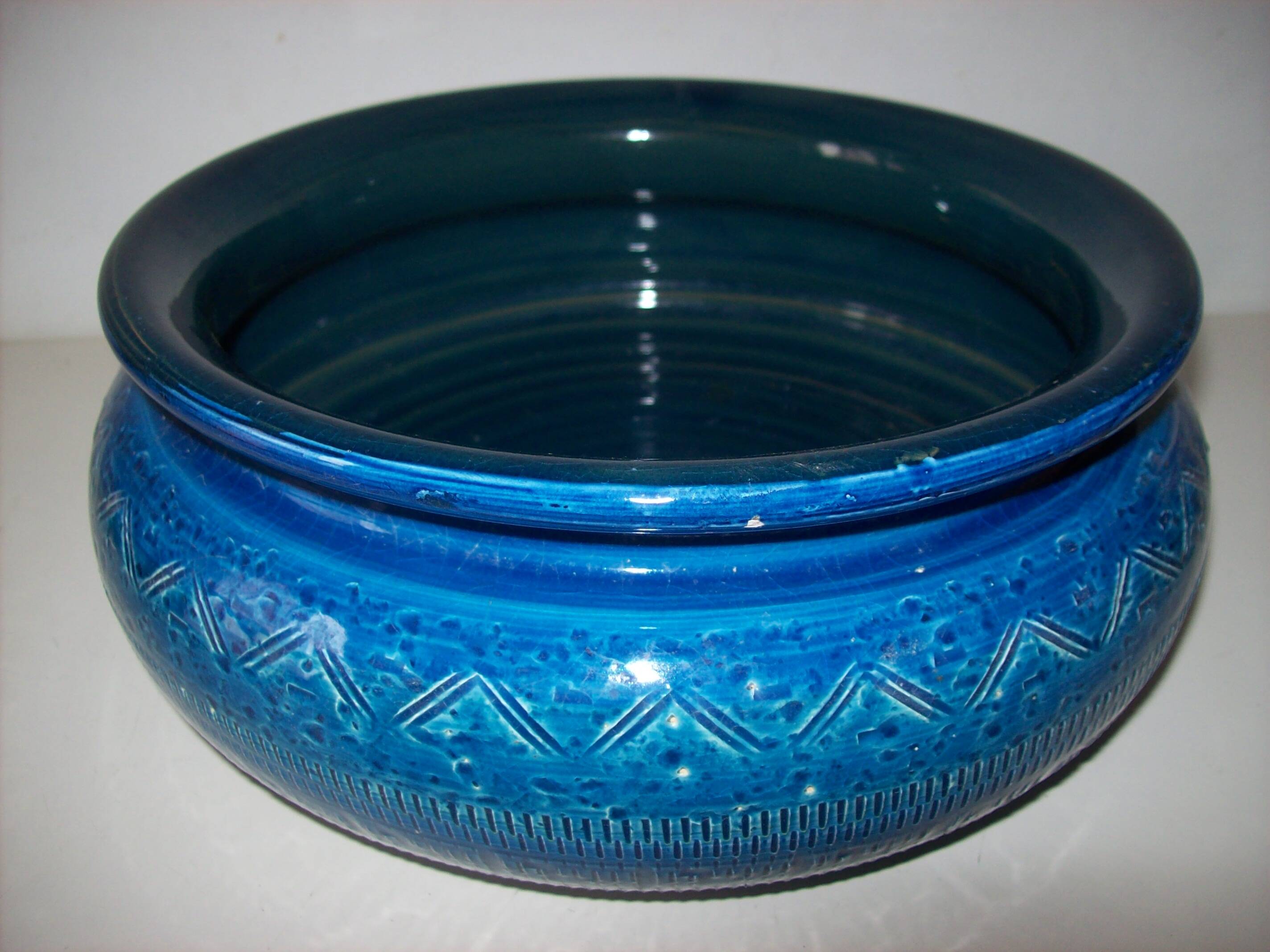 Aldo Londi coupe for Bitossi in "Rimini Blue" ceramic from the 1960s.