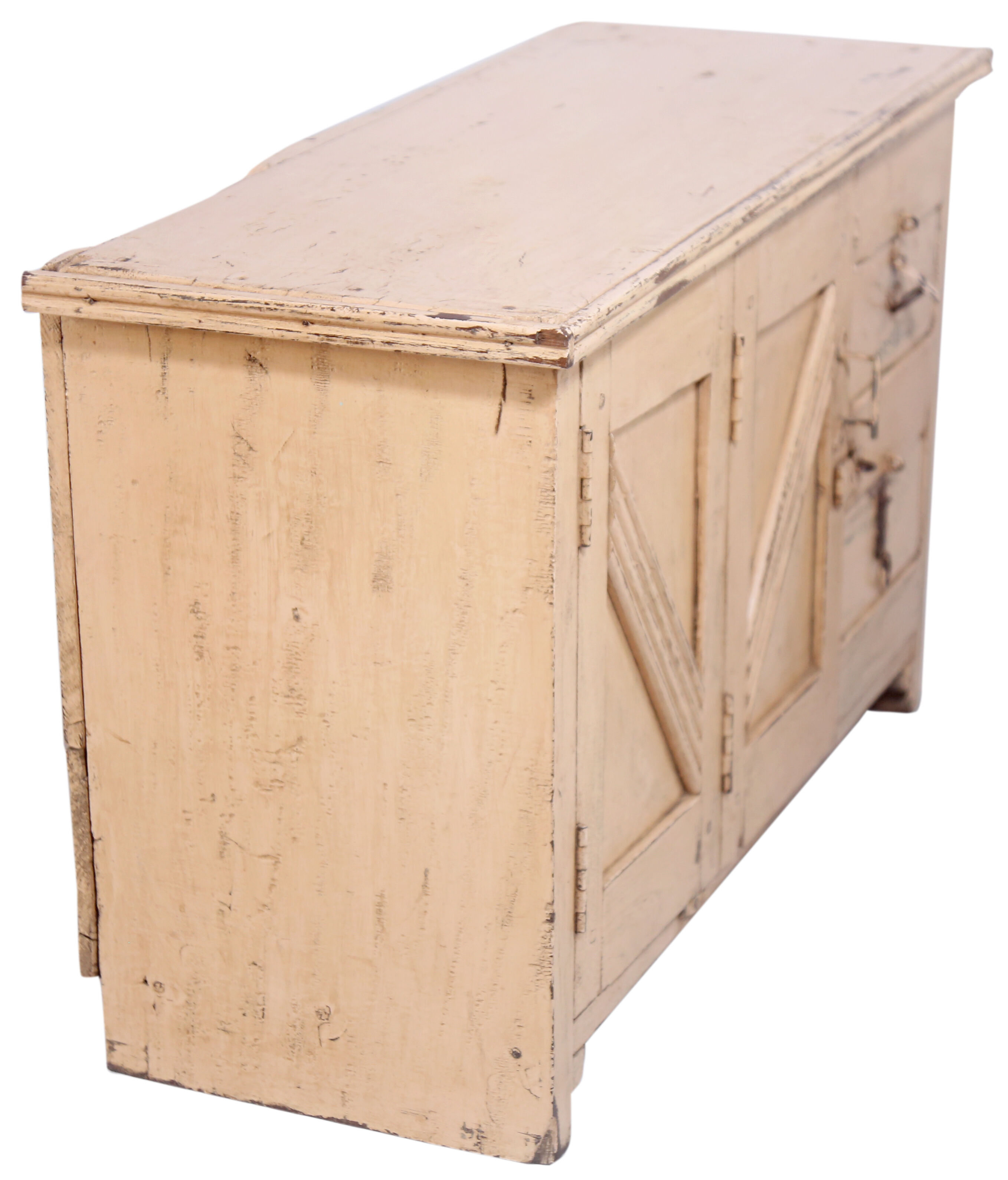 Buffet down in ancient Burmese teak