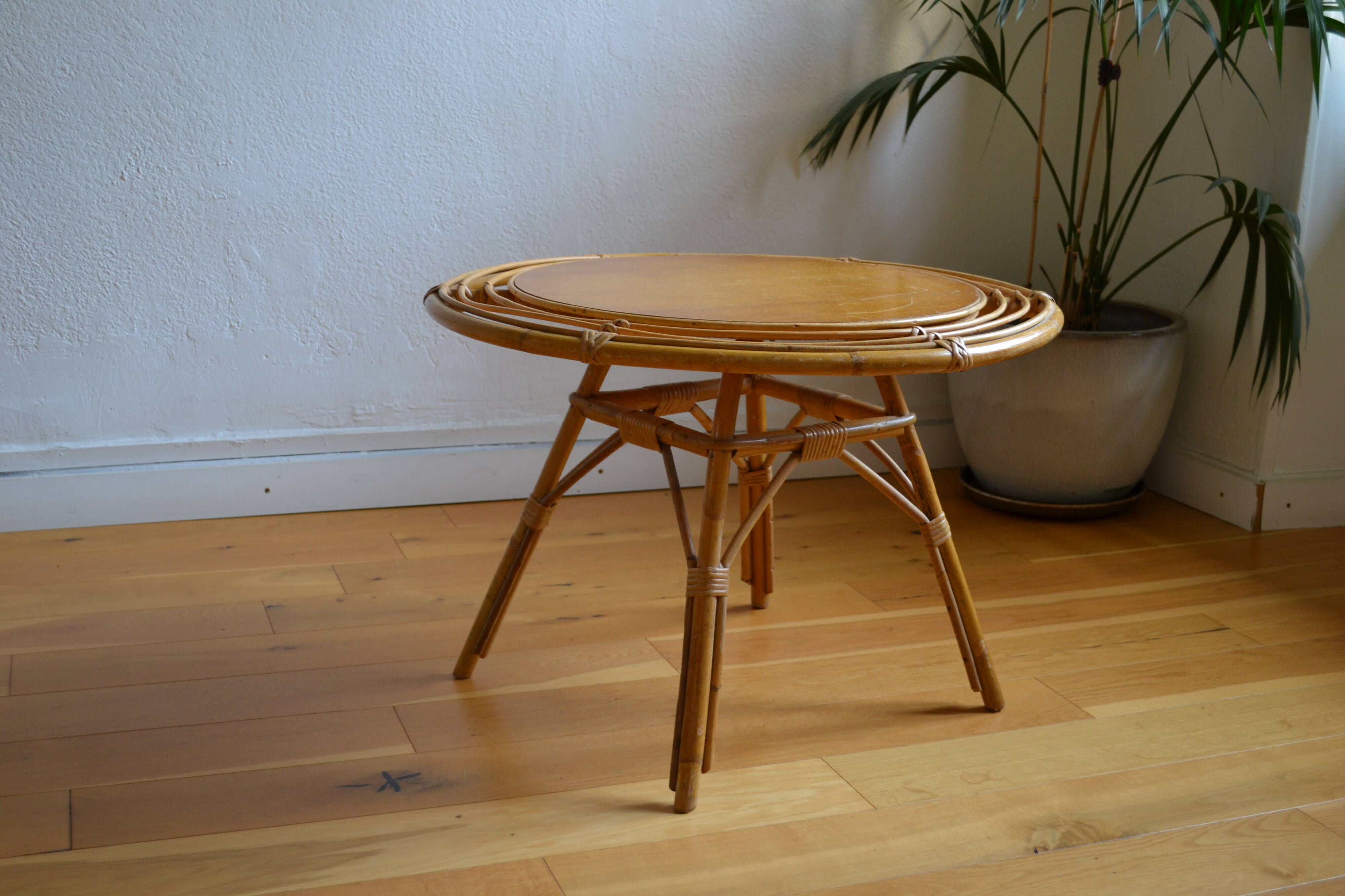 Vintage round rattan coffee table