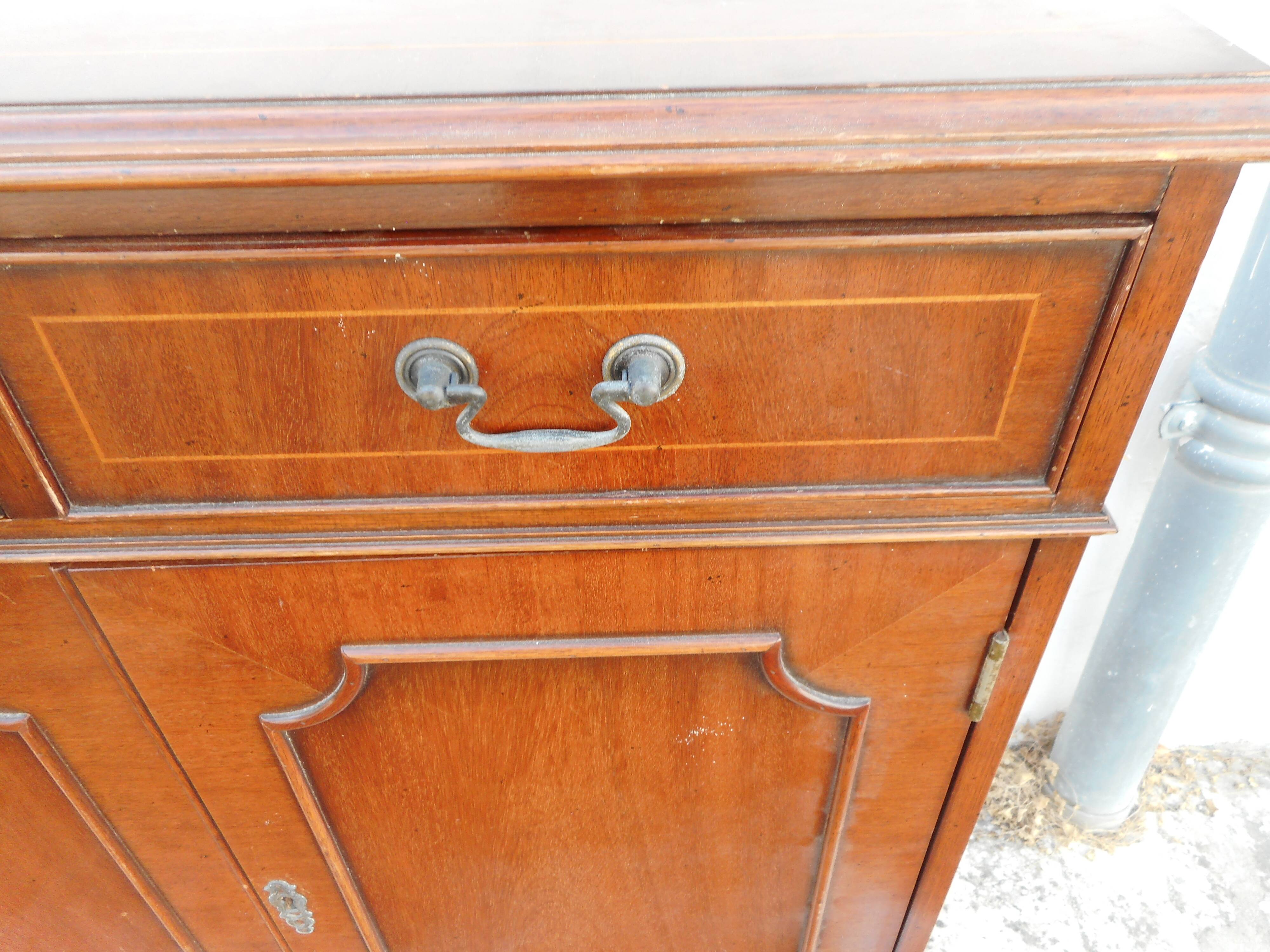 English style furniture two doors two drawers