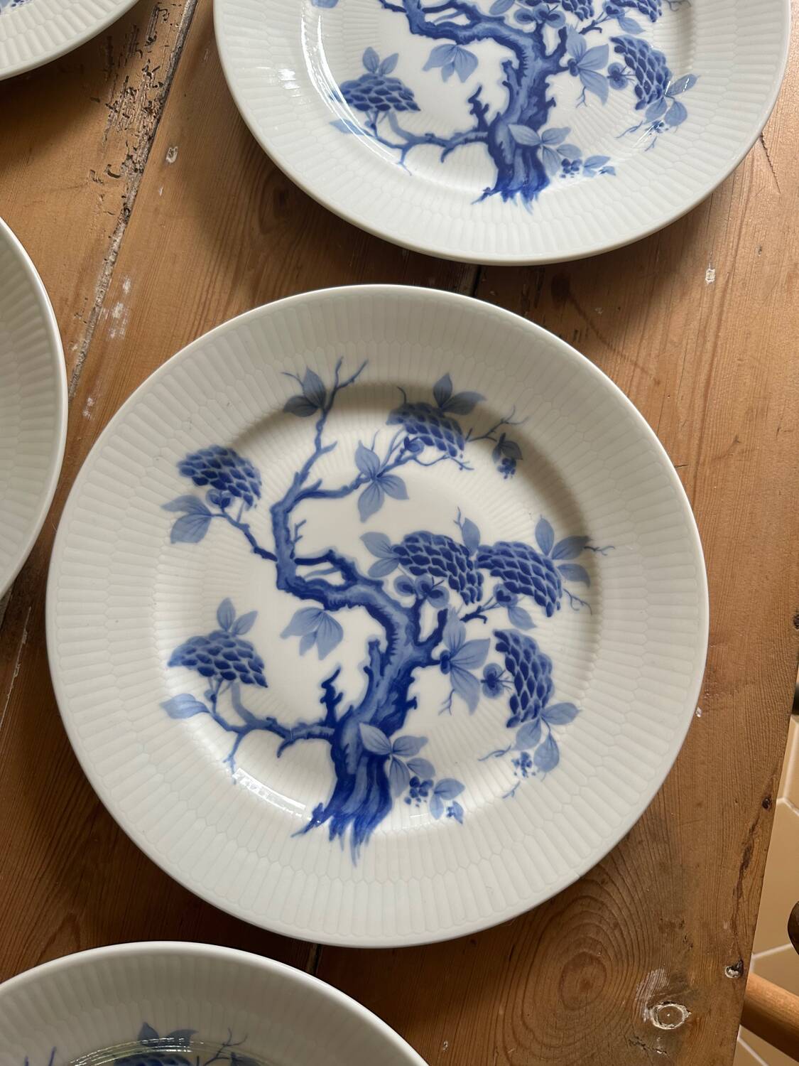 Set of eight German porcelain plates from the 1950s