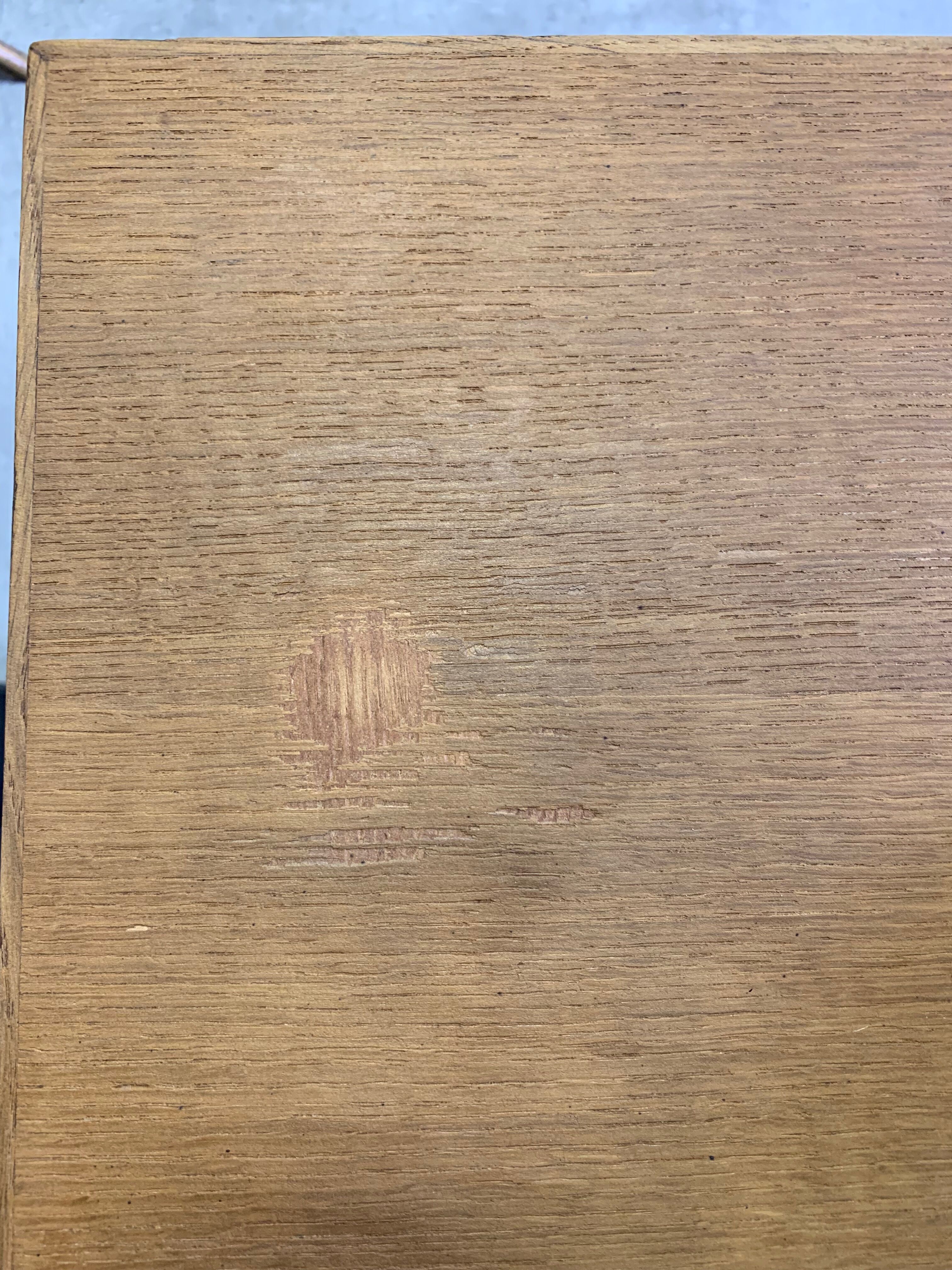 Desk 4 drawers with vintage fins