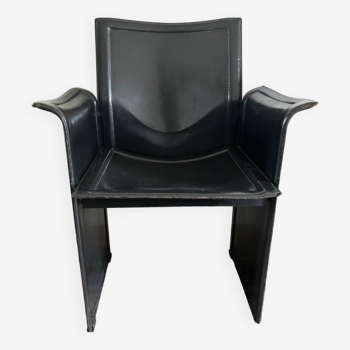 Black leather armchair Matteo Grassi
