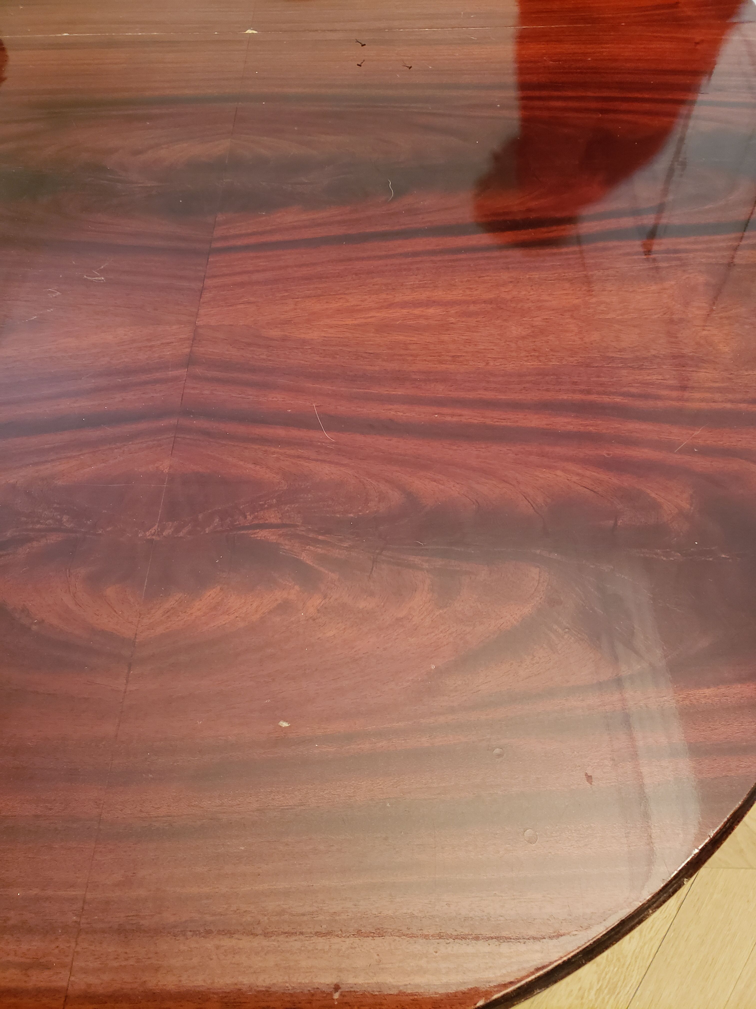 Louis XVI oval table in mahogany, 2 extensions
