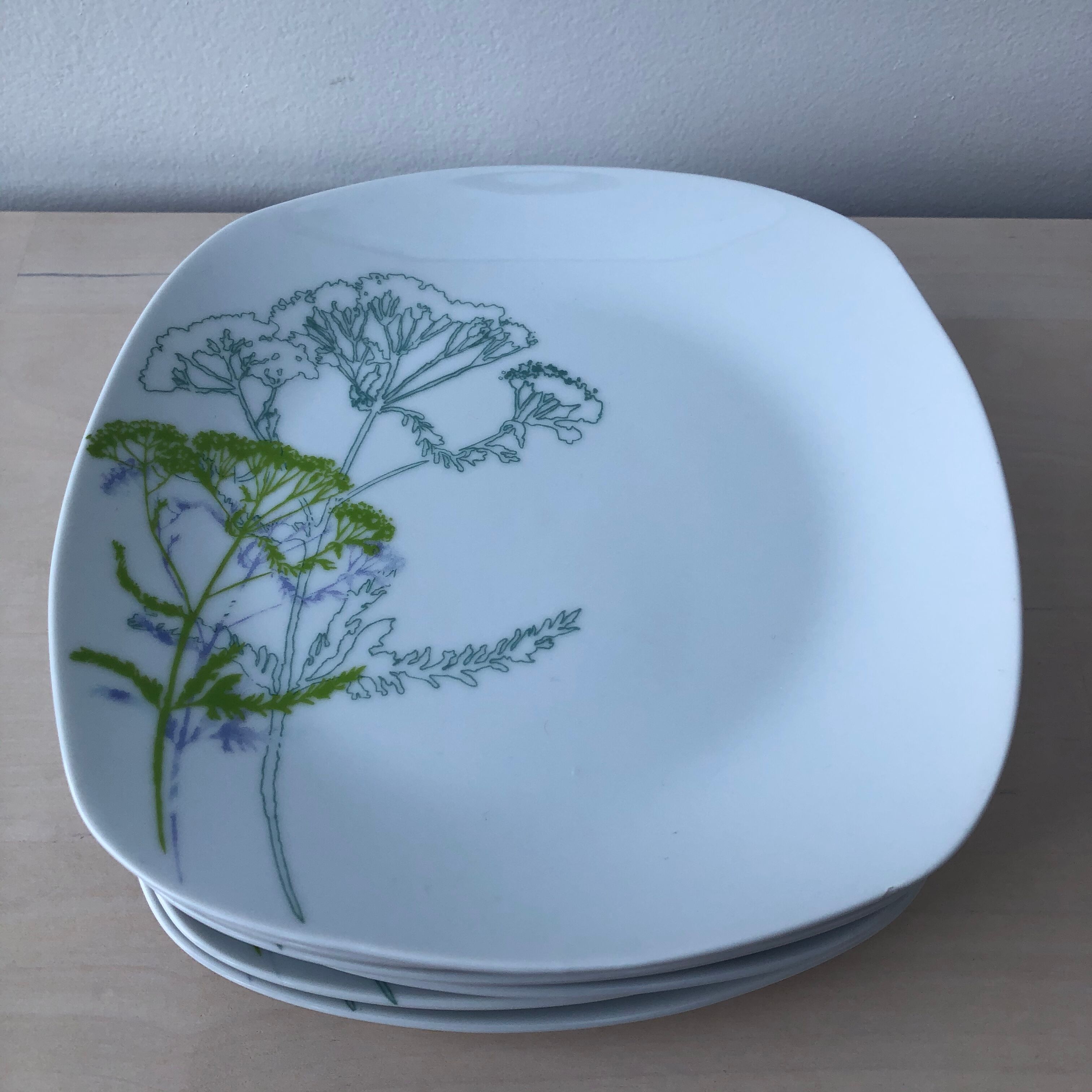 Assiettes à dessert en porcelaine
