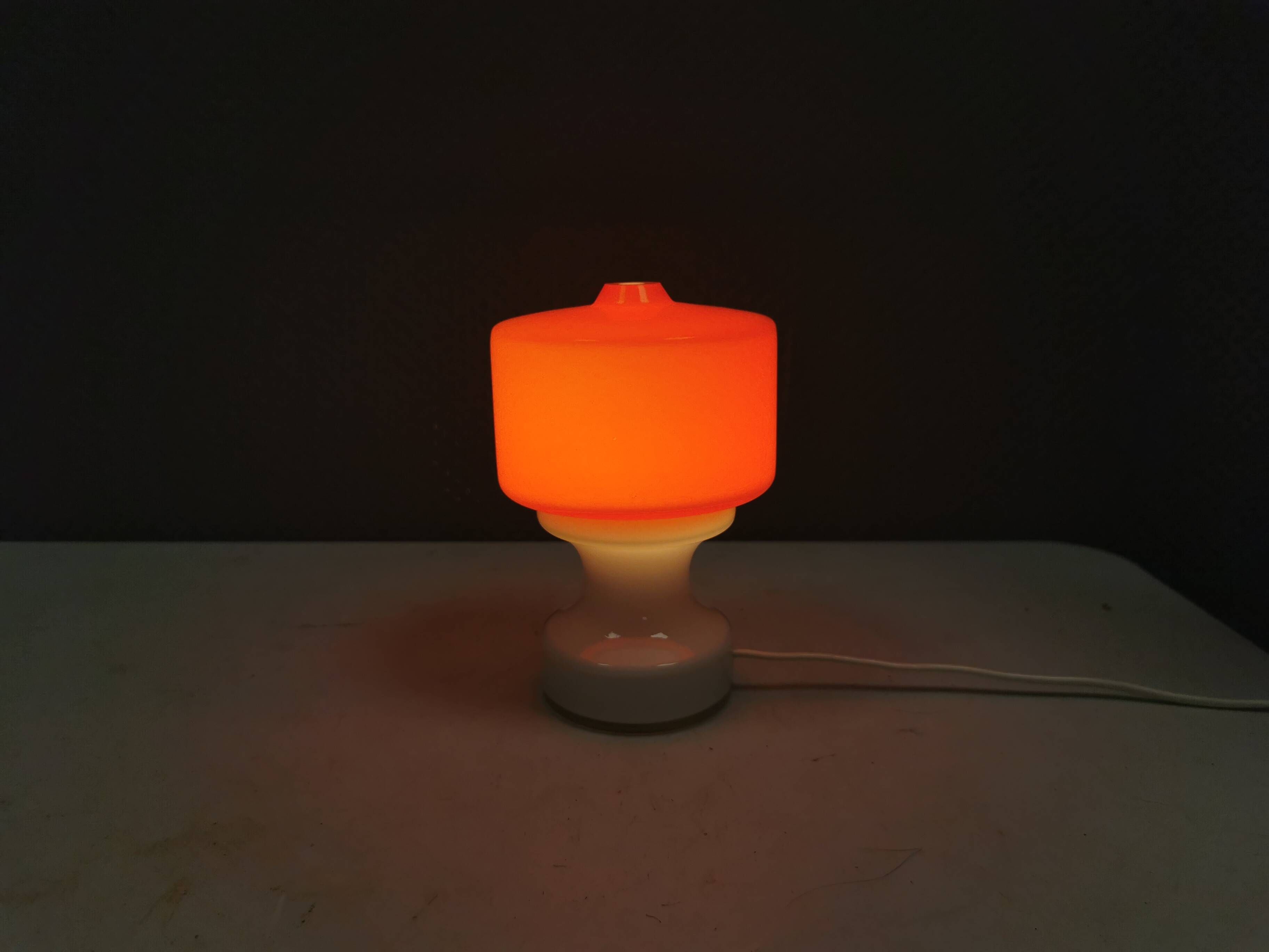 Glass table lamp, Swedish and from the 1980s, two-piece, in red/white glass
