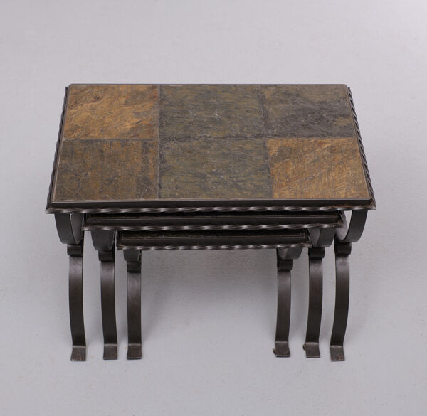 Tables gigognes brutalistes en pierre d’ardoise, années 1970, France