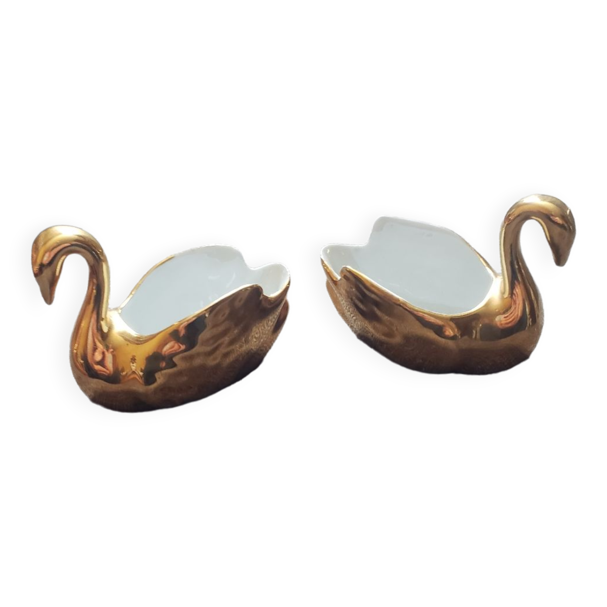 2 golden swans