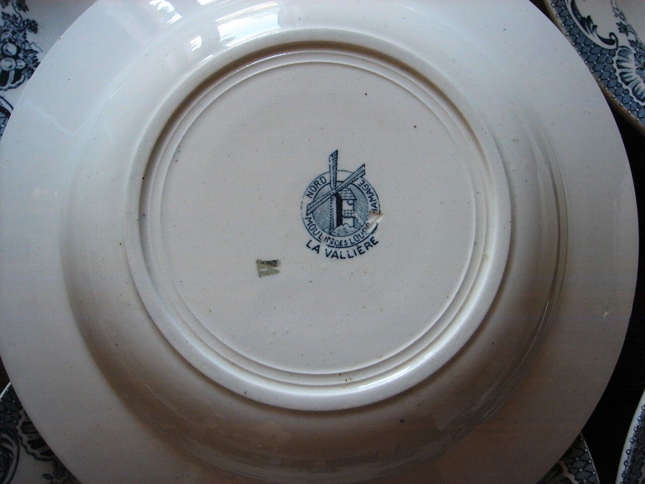 Lot 7 soup plates blue