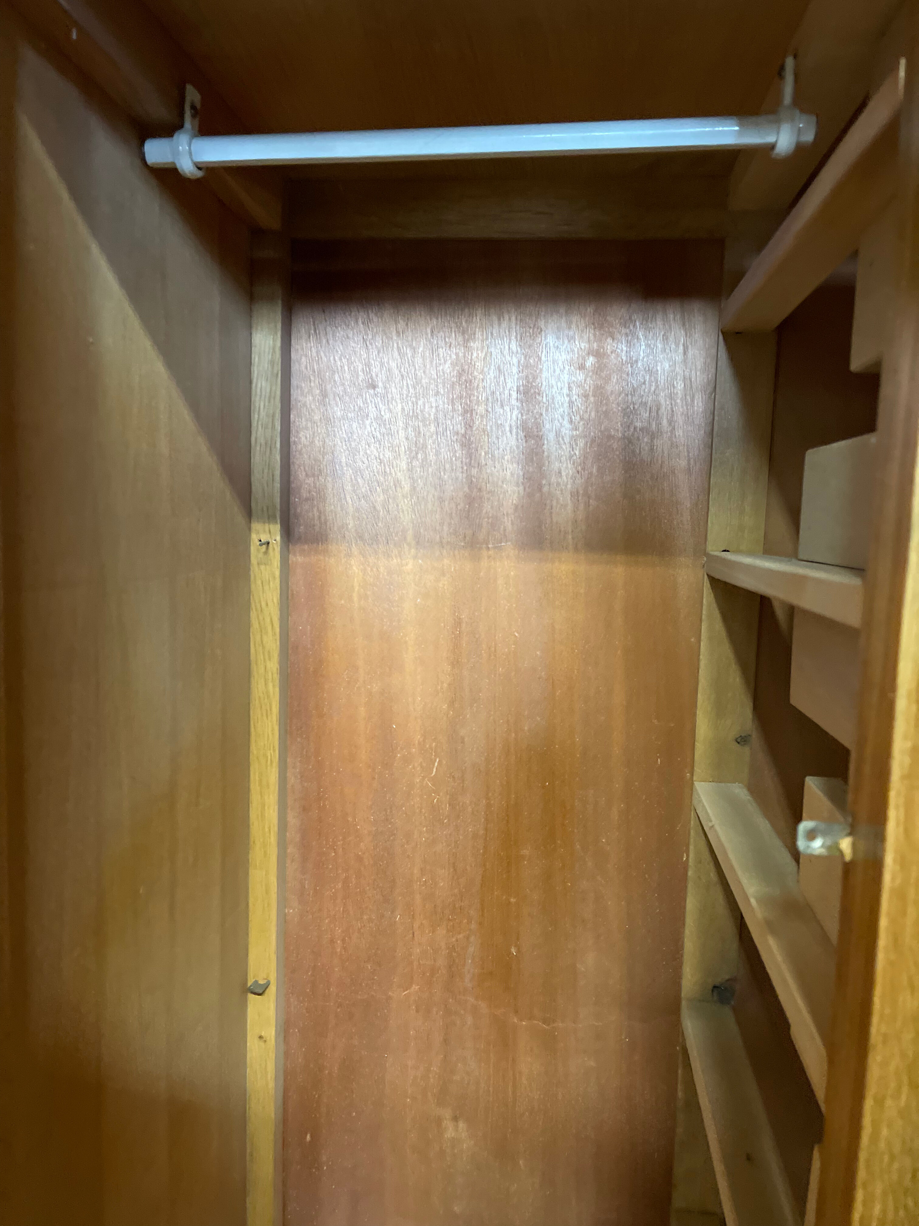 Wardrobe chest of drawers