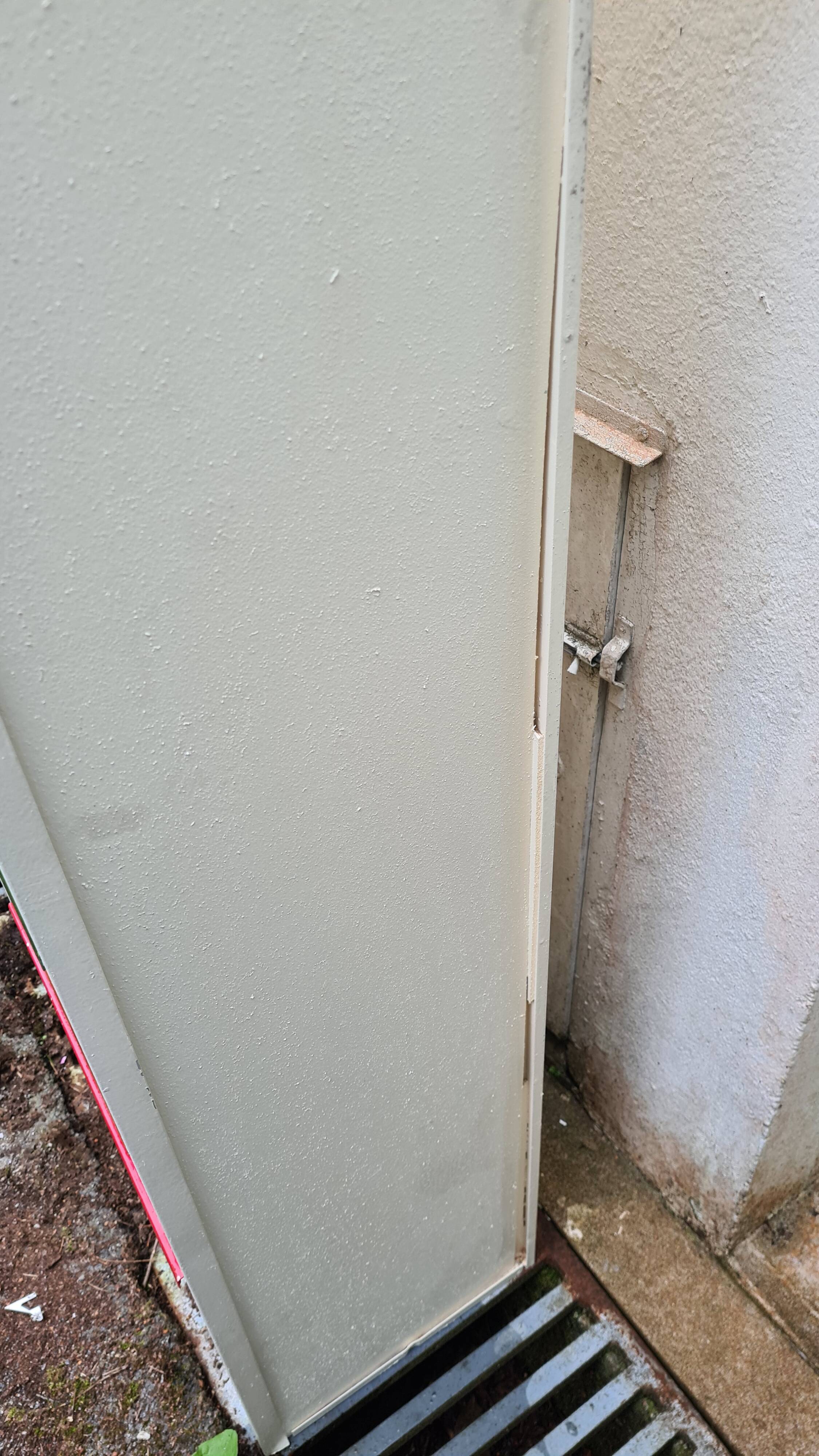 3 80s metal furniture / filing cabinets / flaps