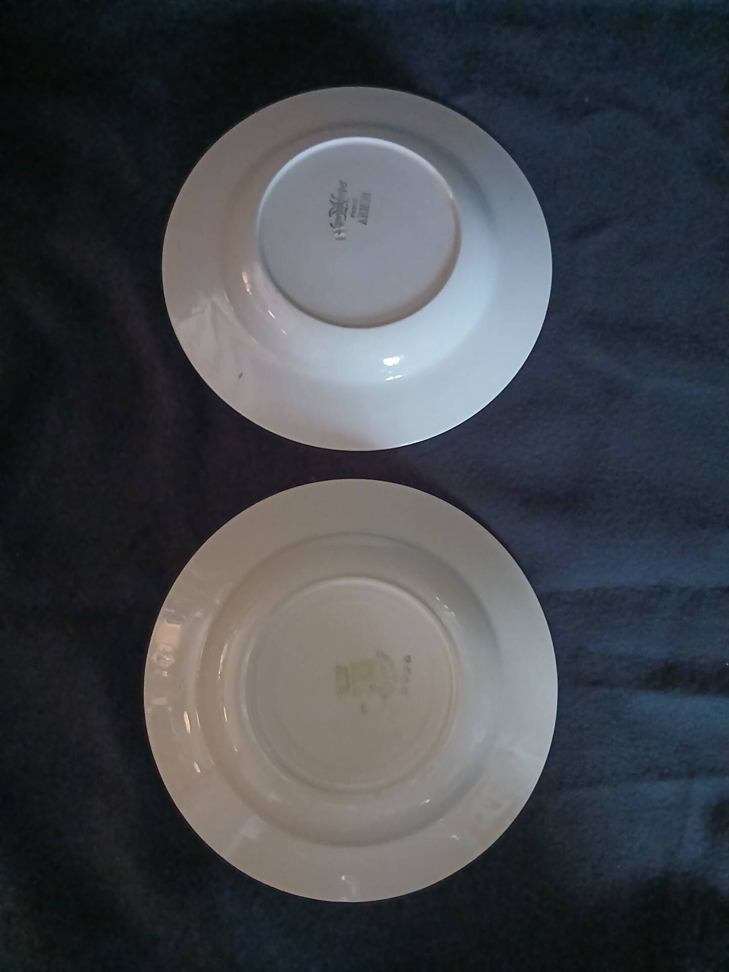 8 assiettes creuses anciennes dépareillées 