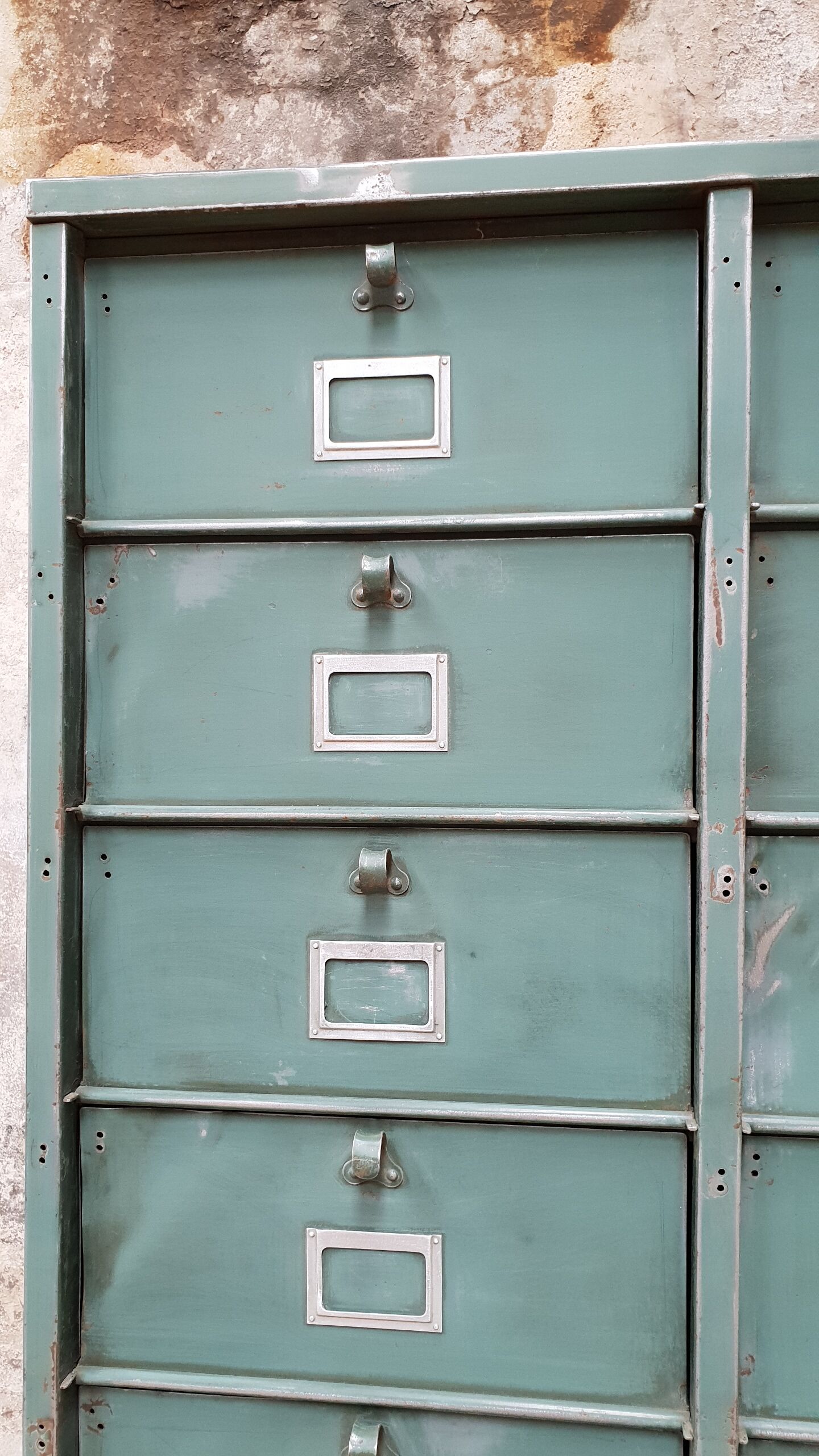 Strafor valve cabinet