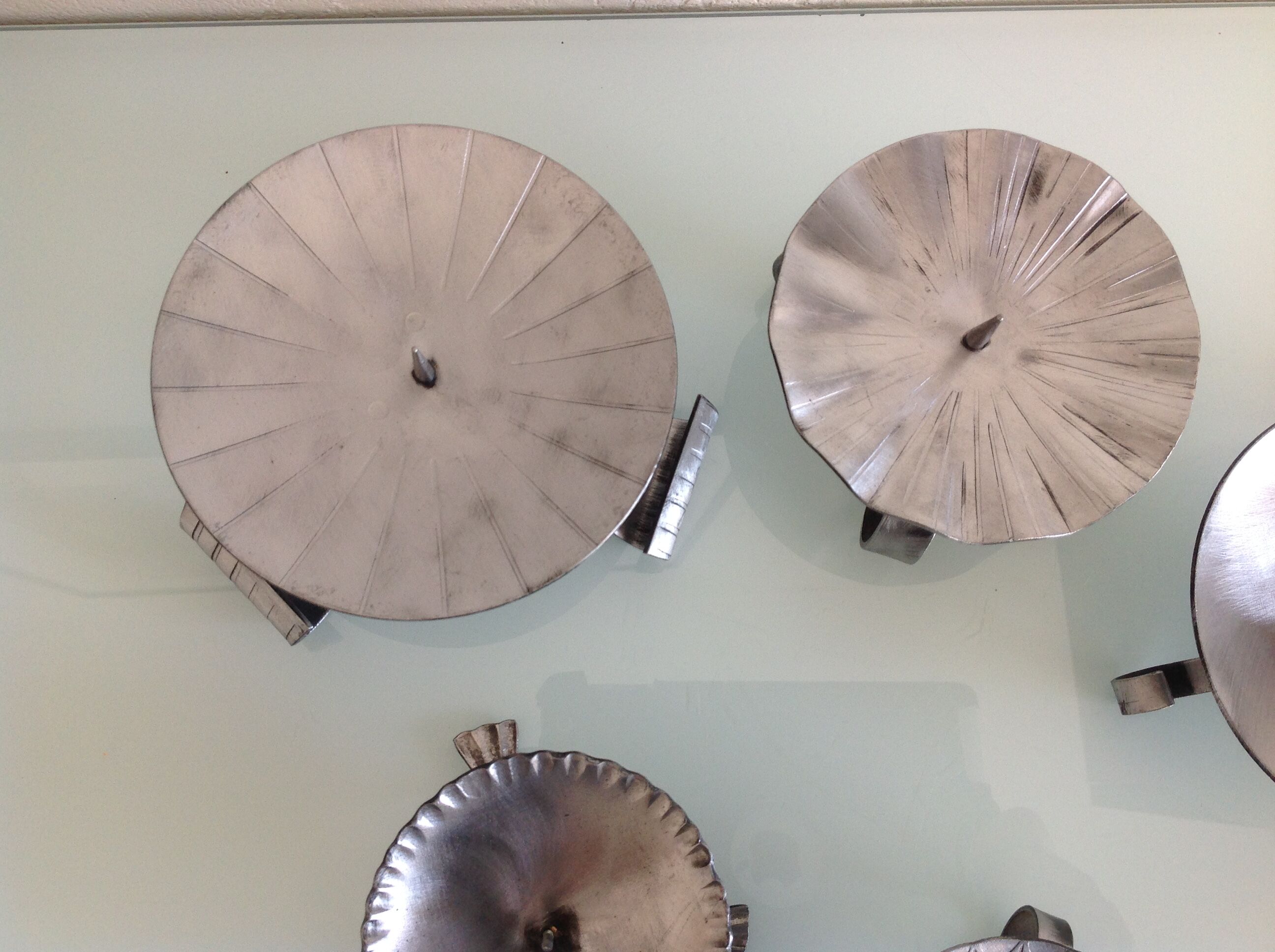 Suite of five candlesticks in brushed metal / vintage 60s-70s
