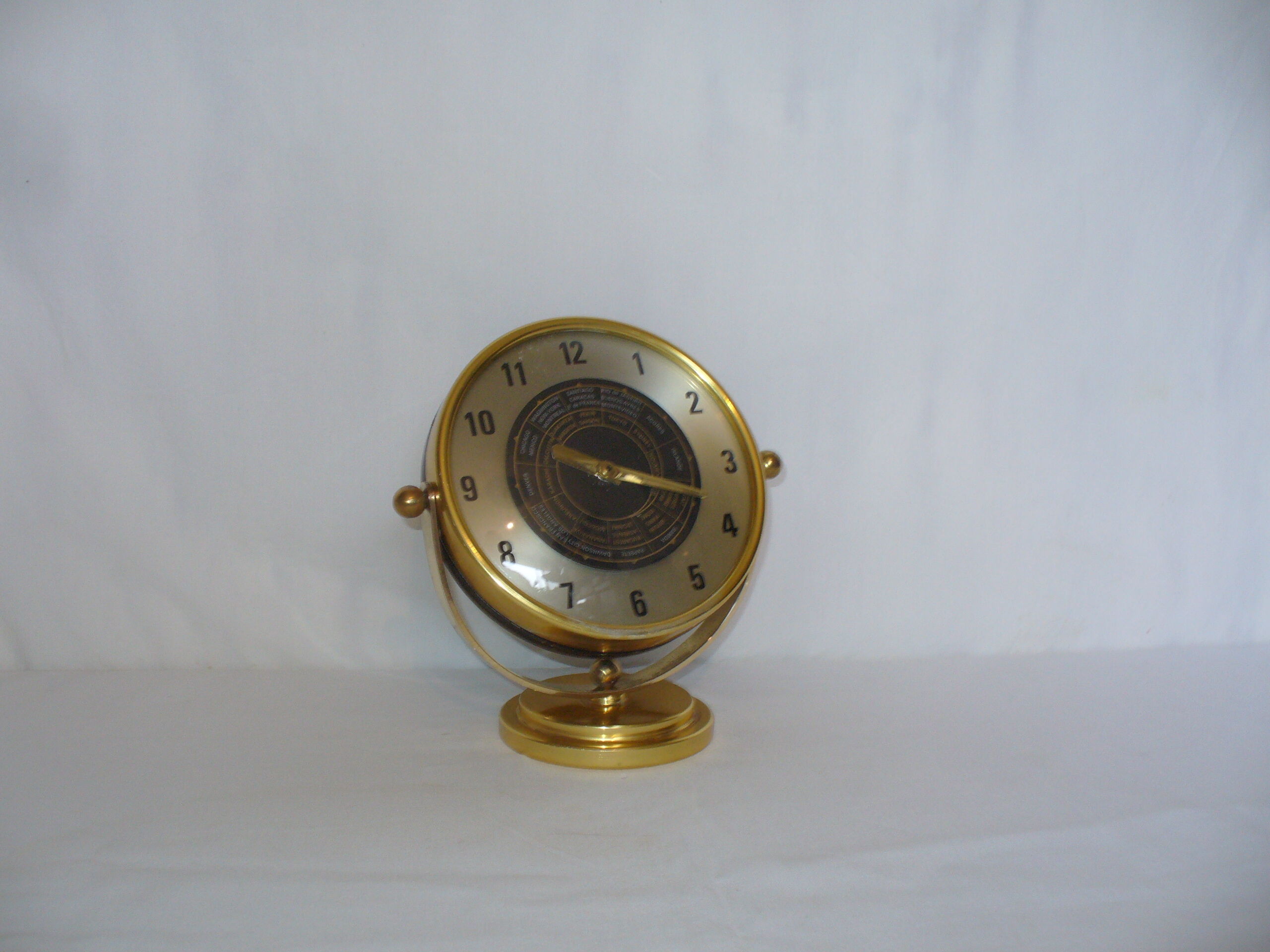 Pendule sur pied des années 60