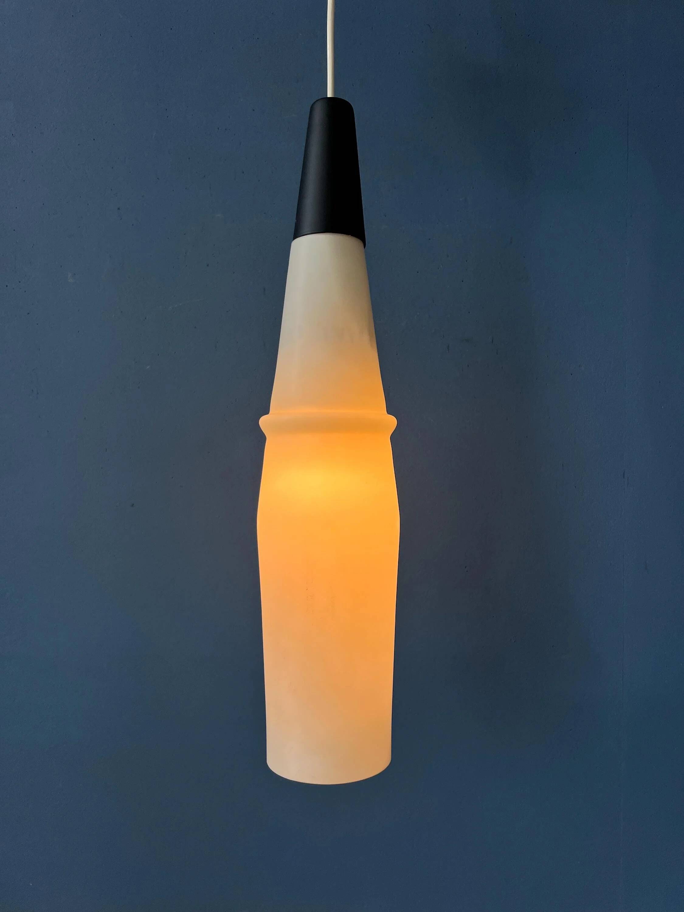 Suspension longue Mid-Century en verre opalin