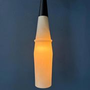Suspension longue Mid-Century en verre opalin