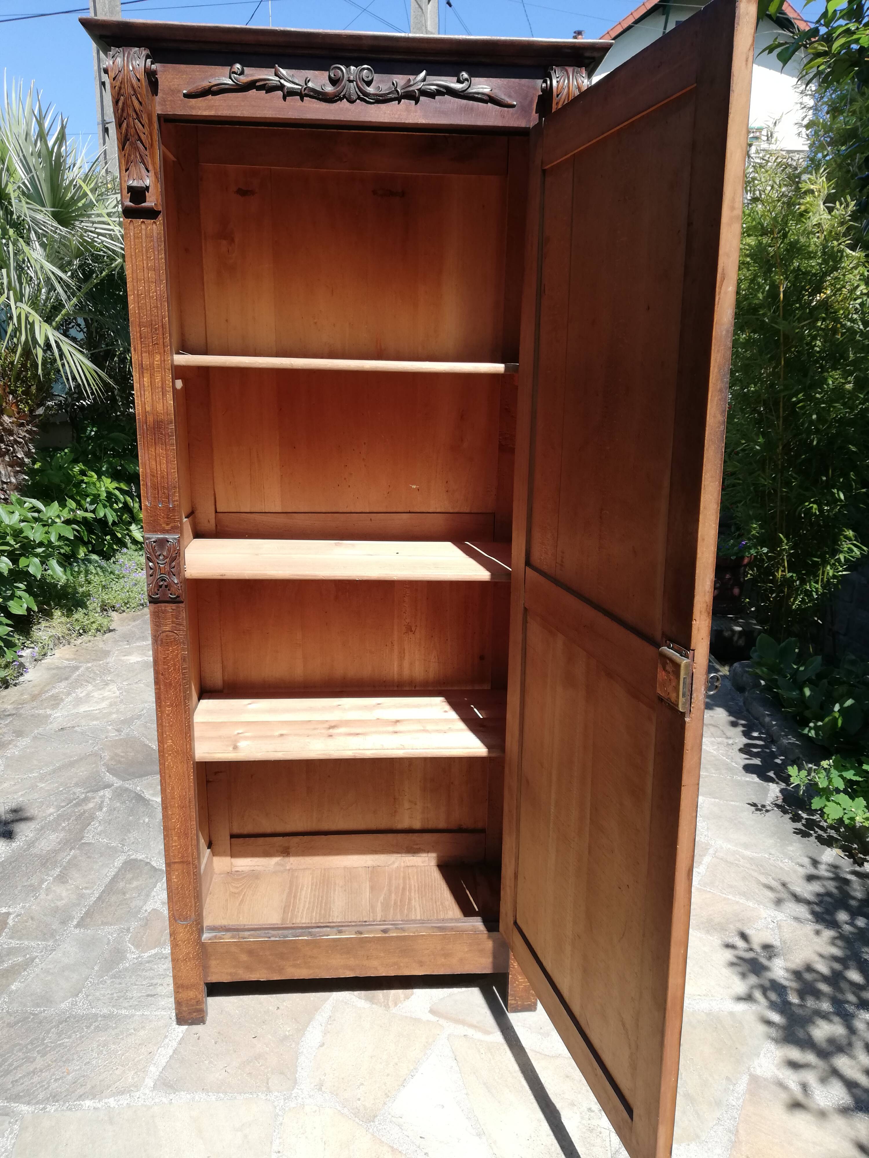 Small vintage tinted bonnet