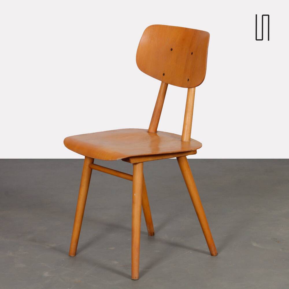 Chaise en bois produite par Ton, 1960