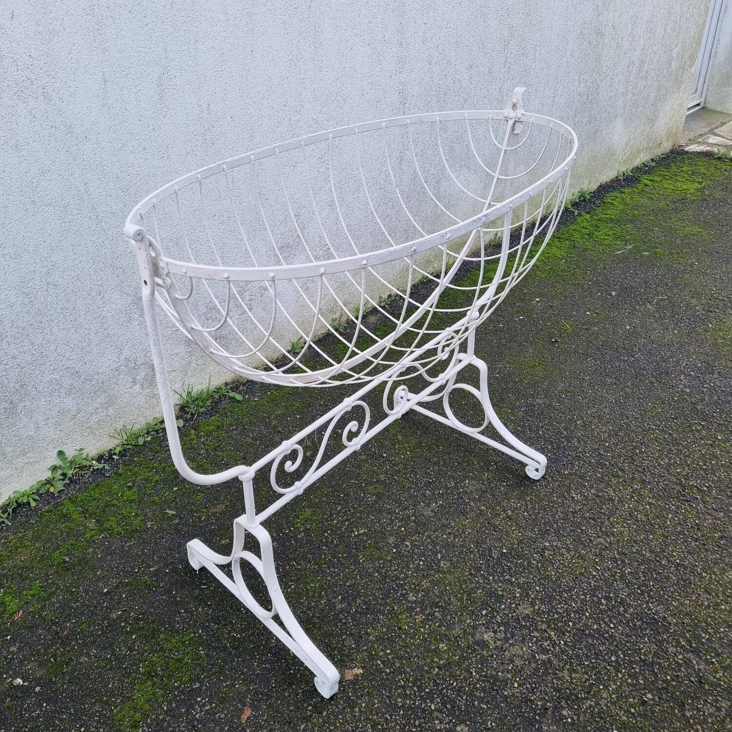 Cradle of the early 20th century