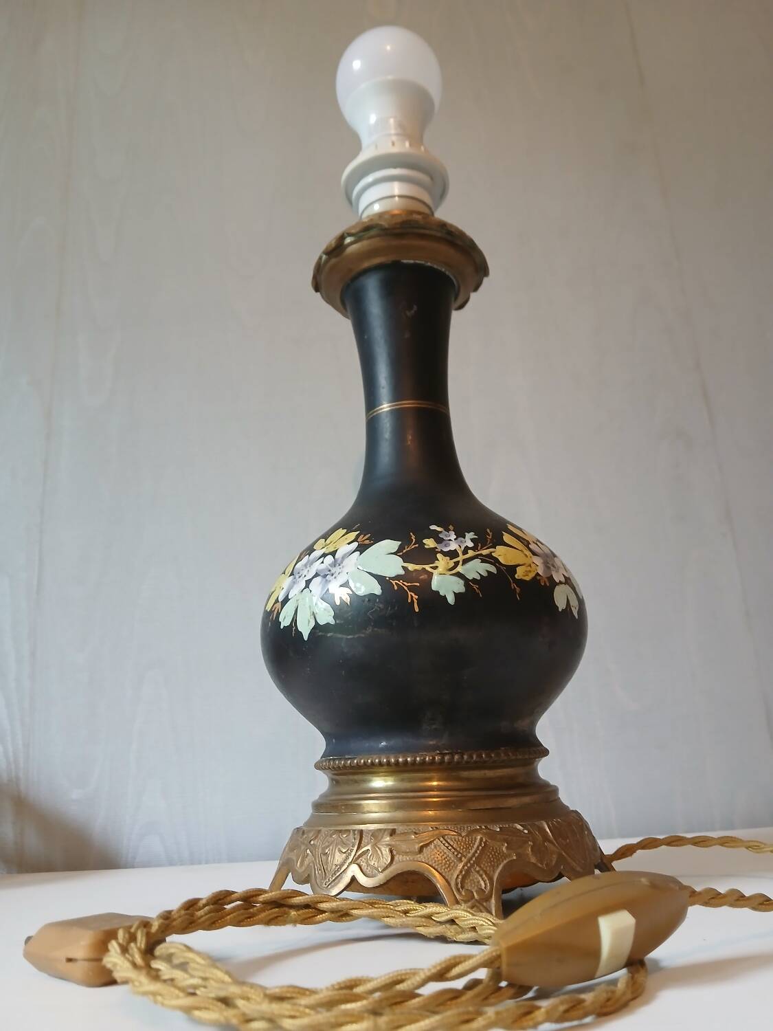 Antique painted ceramic and gilded metal lamp – 1950s/1960s