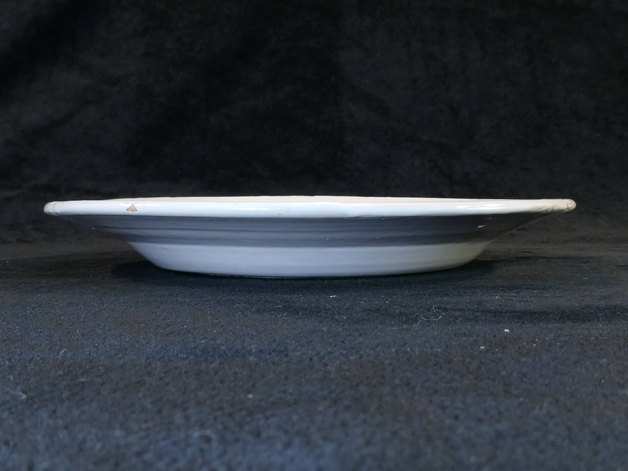 Plate in faience hr quimper decoration of breton
