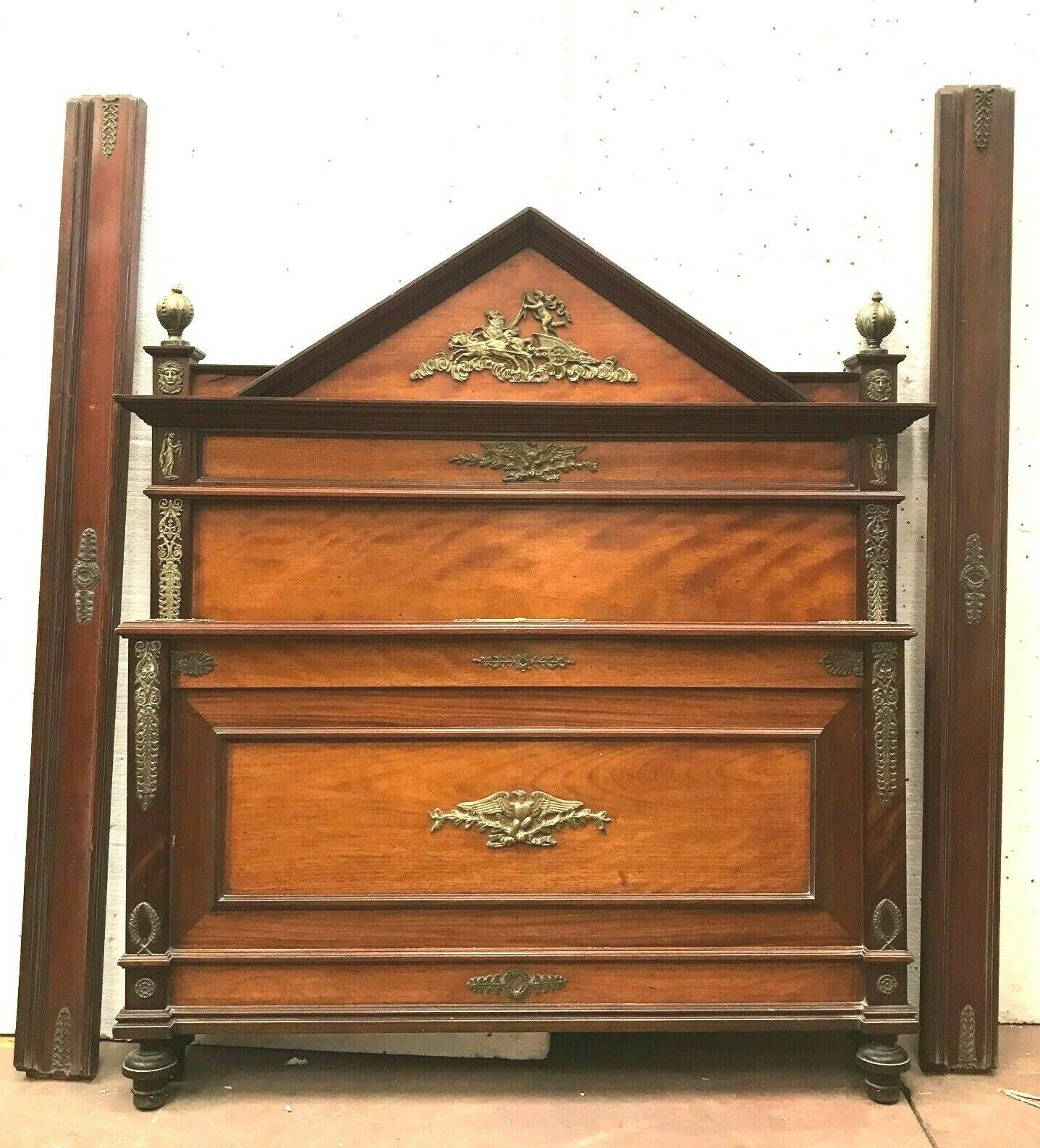 Napoleon period bed in mahogany and veneer XIX century