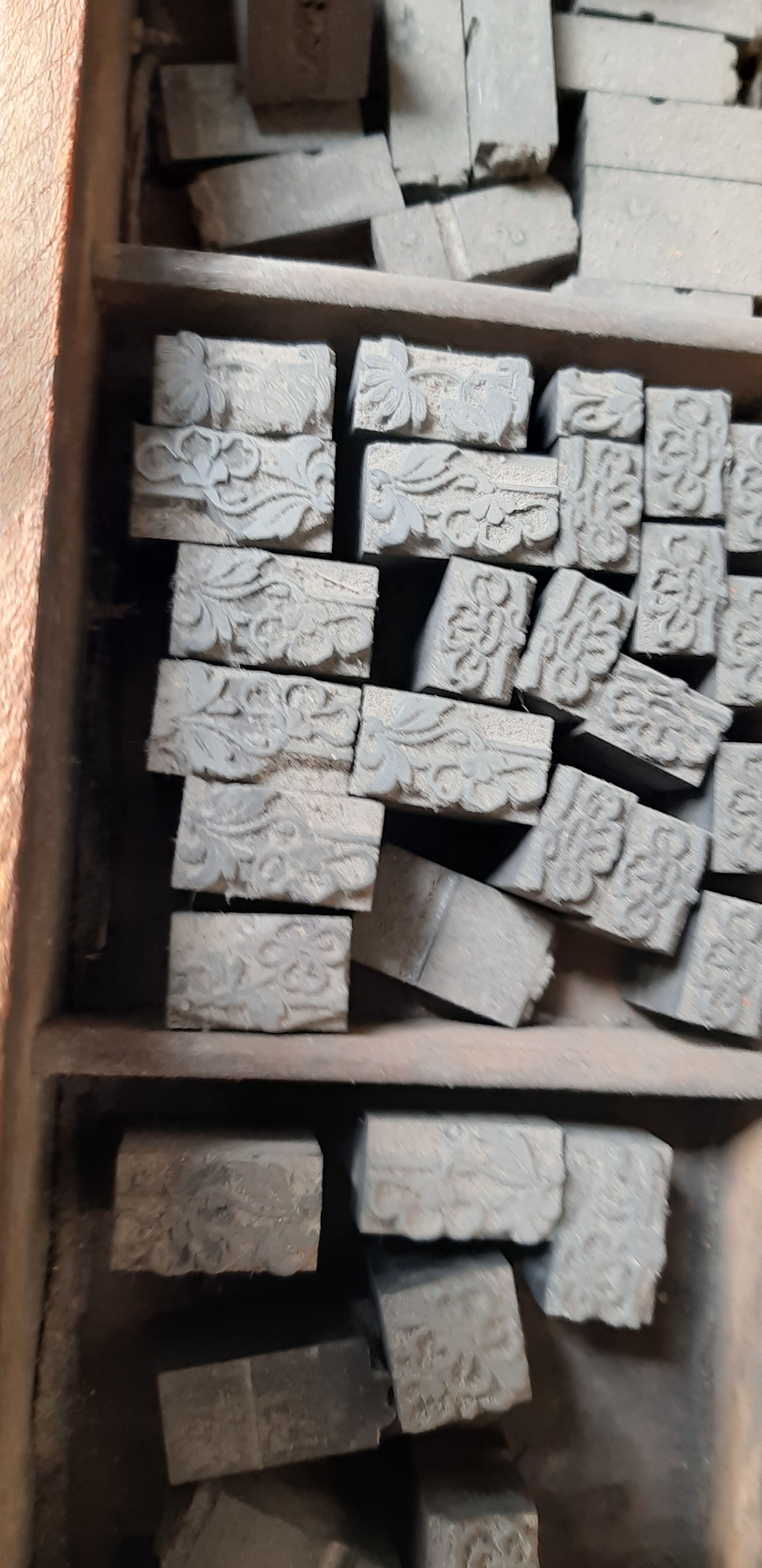 Printing cabinet 16 drawers with these lead letters