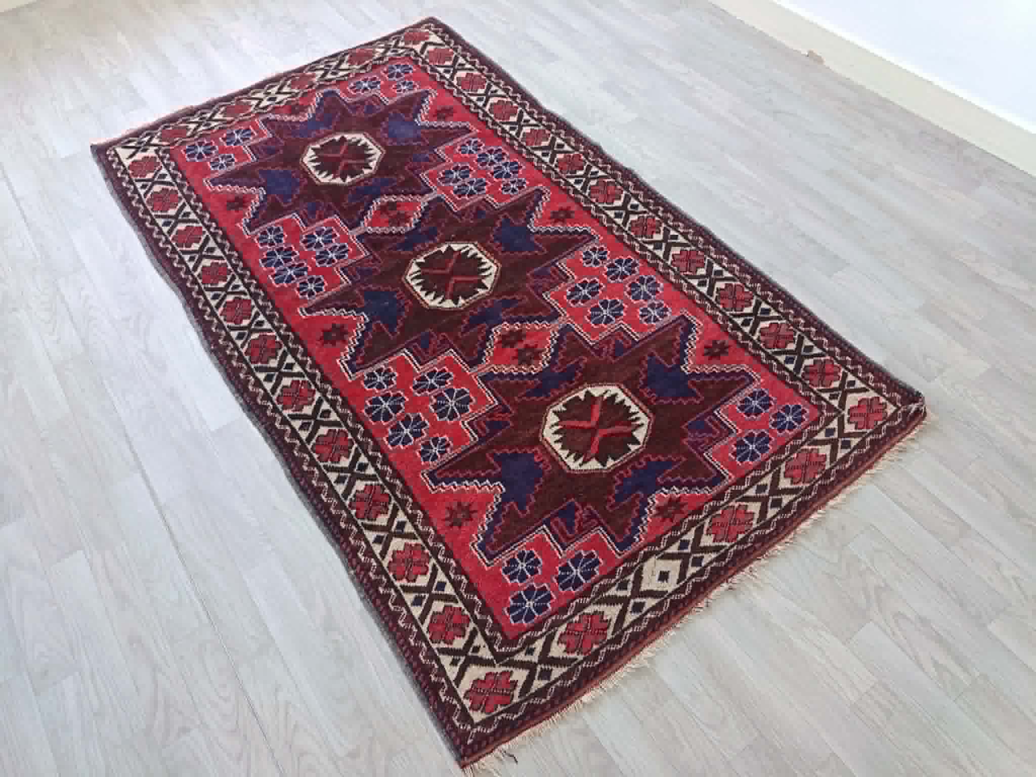 Tapis Kars fait main
