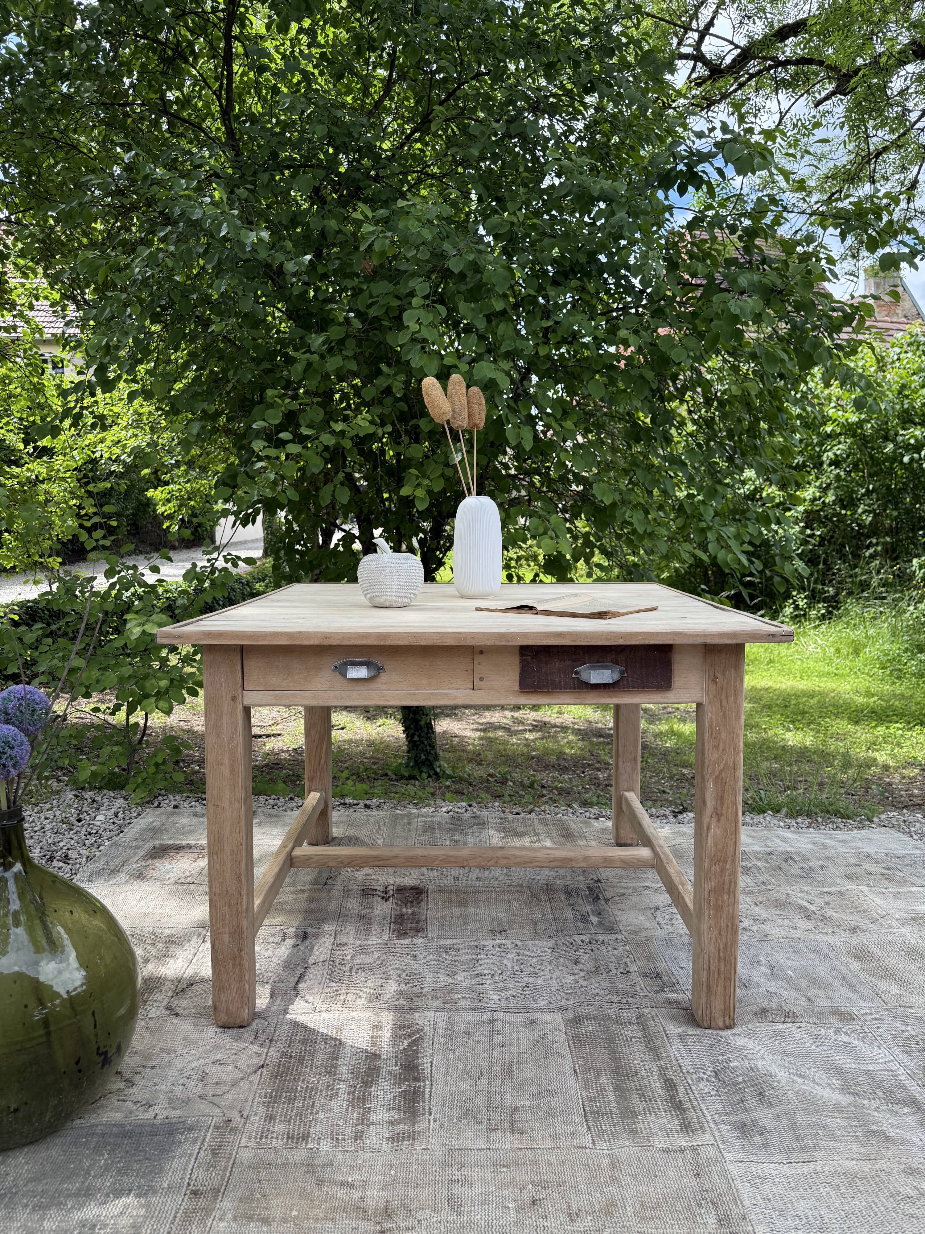 Table bois carré / Table à manger / table de boulanger