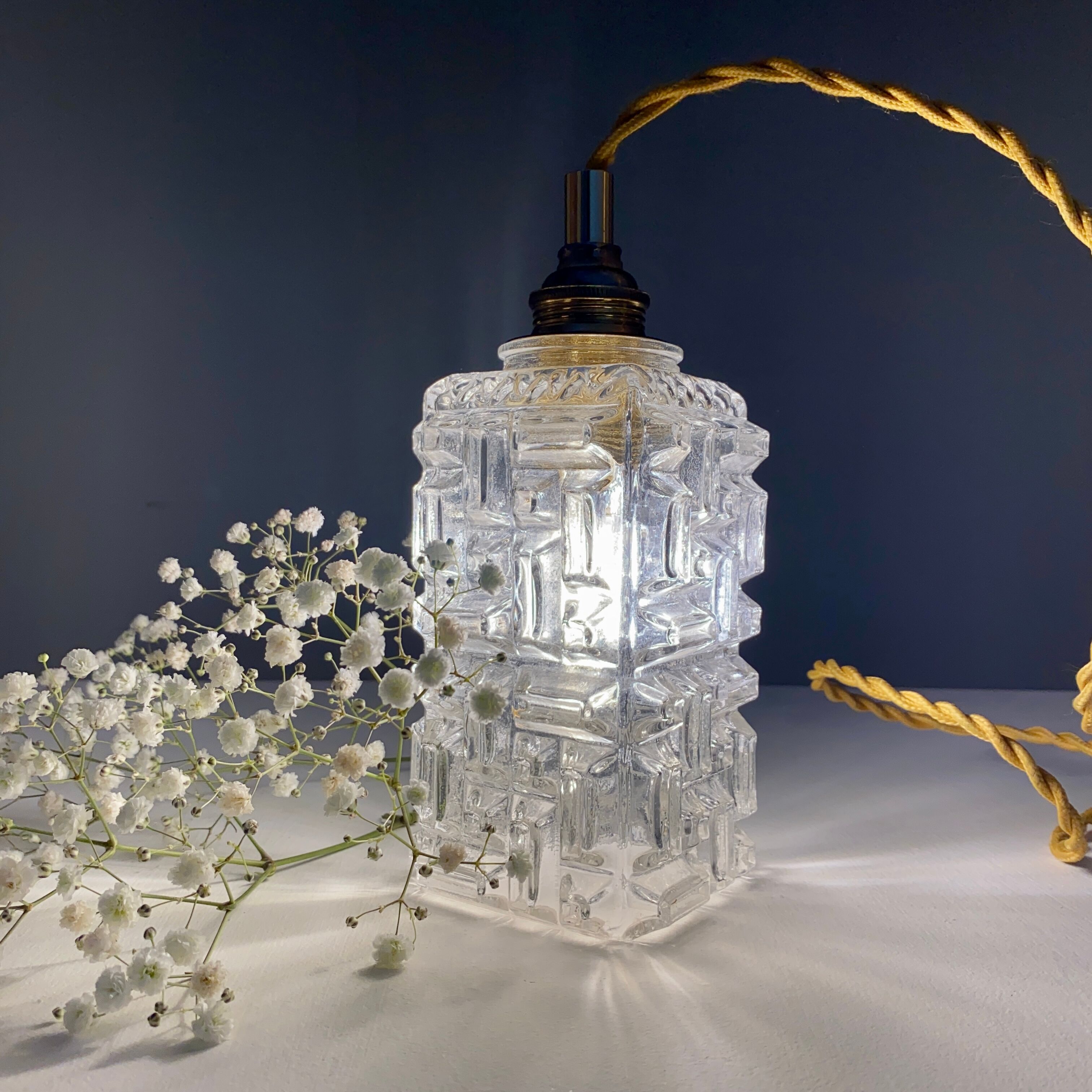 Vintage rectangular glass globe suspension