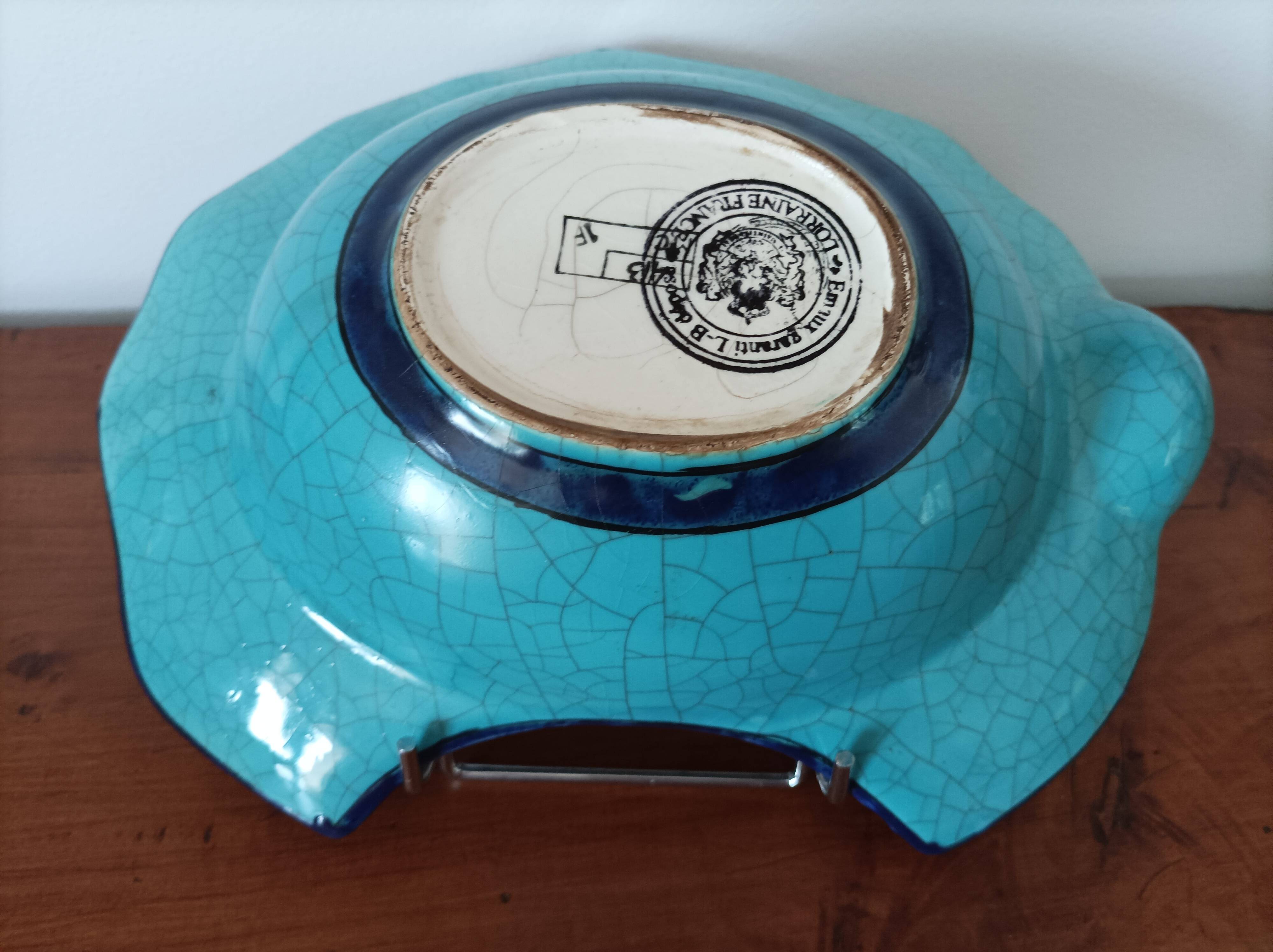 Large Art Nouveau beard plate – Faience from Lorraine – Guaranteed enamels L.B –