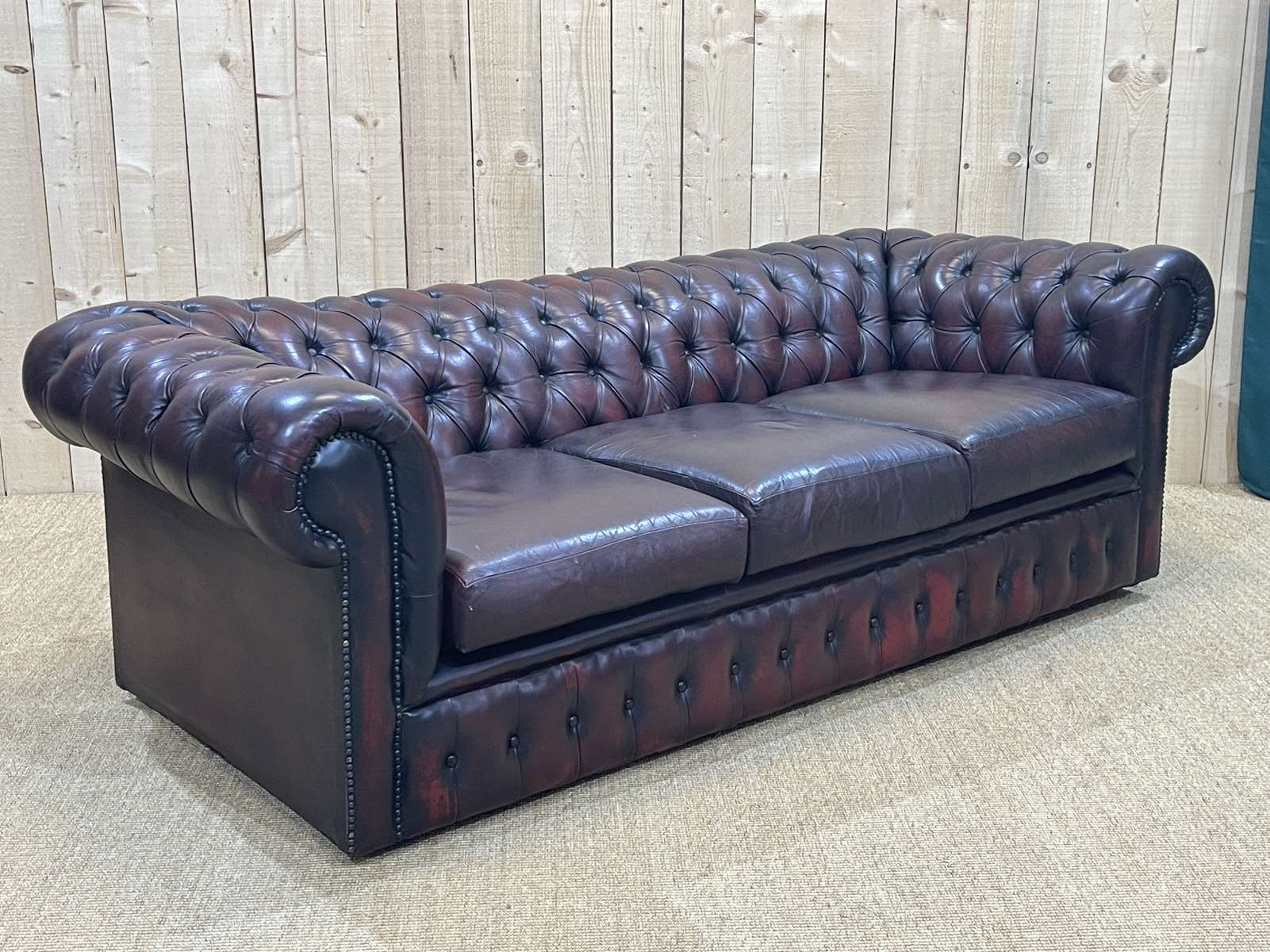Chesterfield 3-seater sofa in red leather from the 70s