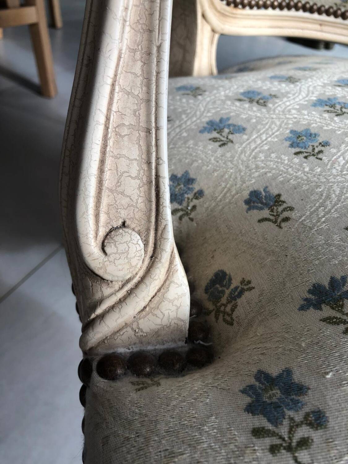 Paire de fauteuil laqué de style Louis XV