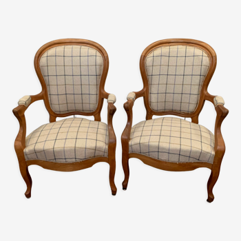 Paire de fauteuils de style Louis Philippe en hêtre teinté XX siècle