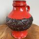 Vase en céramique rouge vif et noir, cruche lourde dans le style du milieu du siècle, poterie ouest-allemande