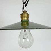 Lampe industrielle en émail vert, années 1930