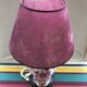 Lampe potiche porcelaine dessin fleurs avec abat-jour violet vintage