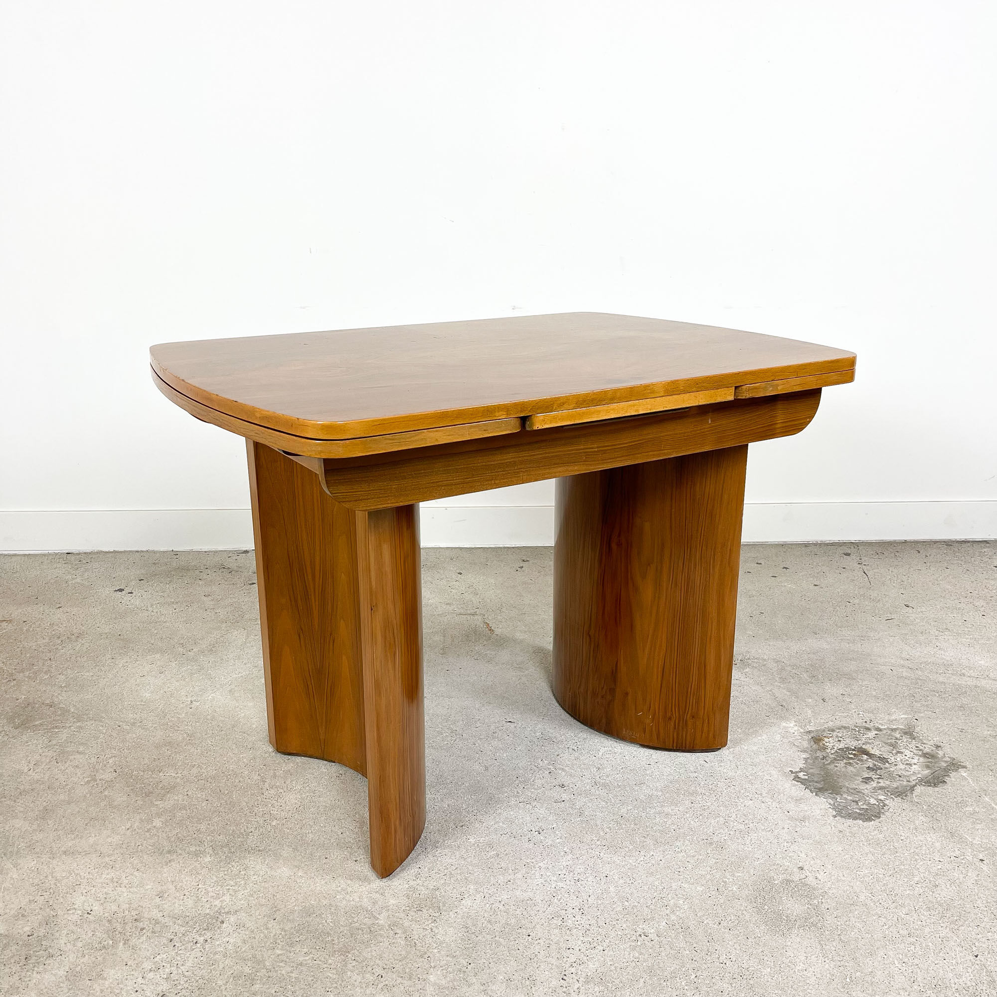 Extendable art deco dining table walnut veneer