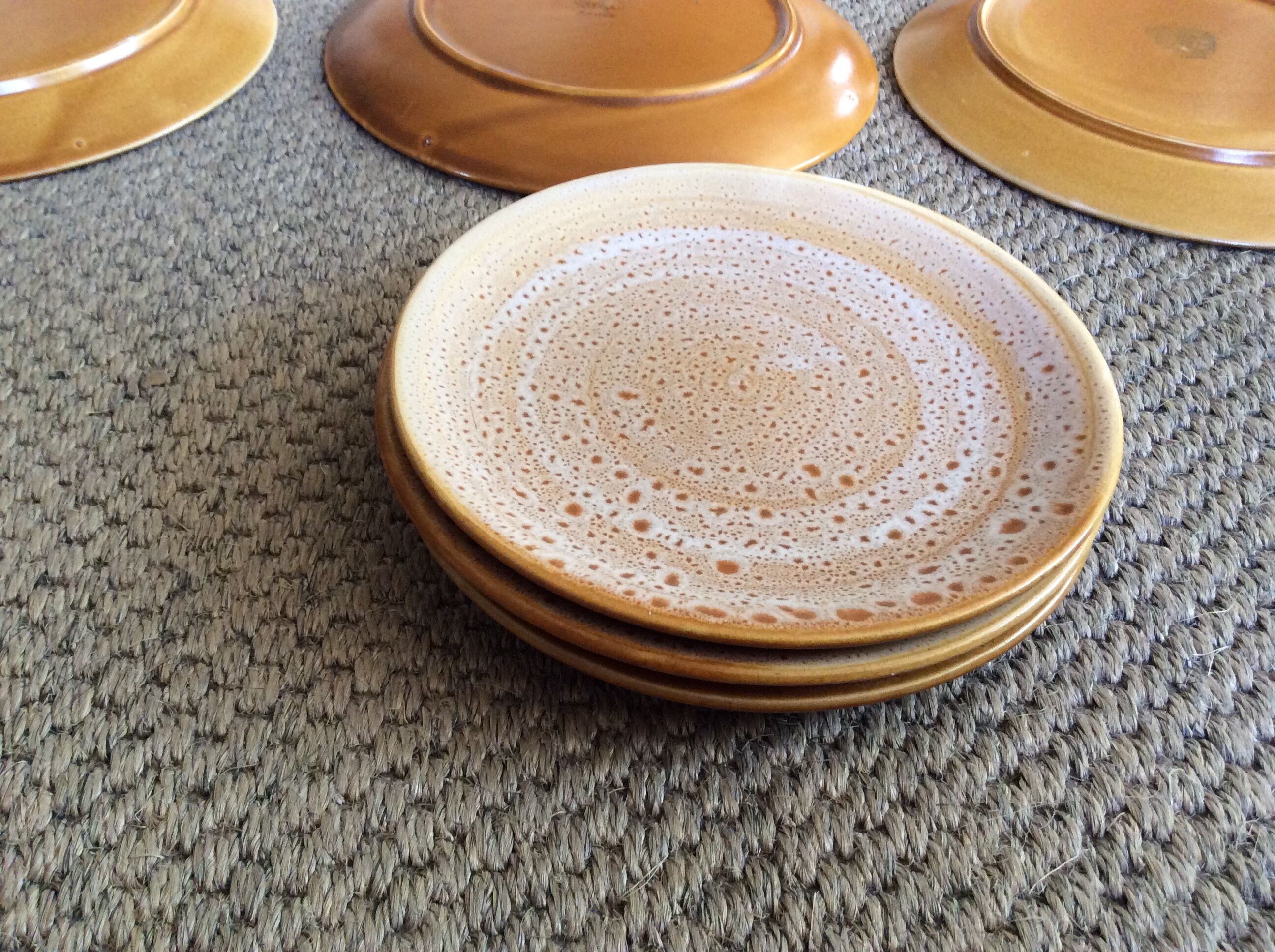 Set of 8 plates