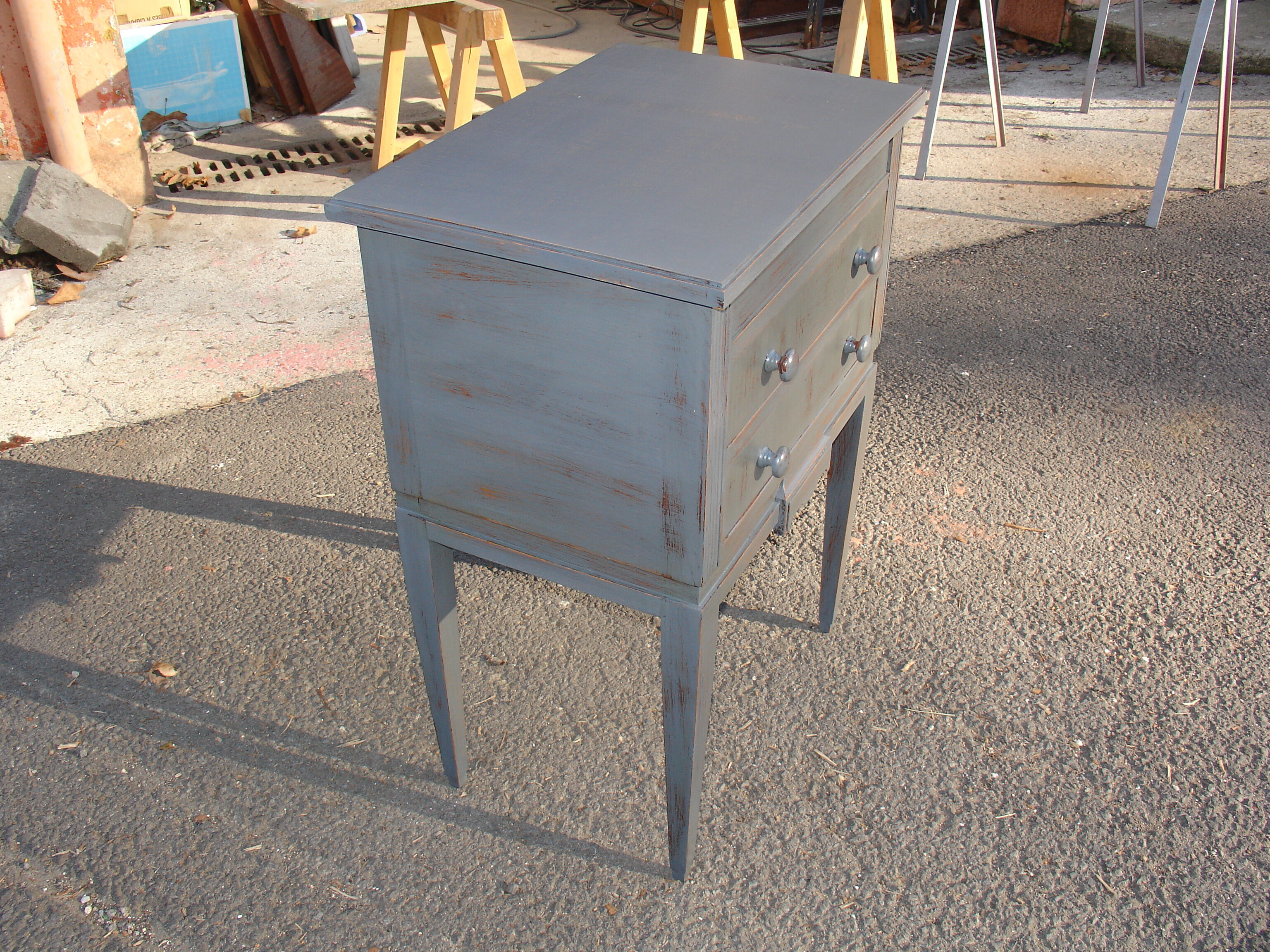 Petite commode travailleuse relookée