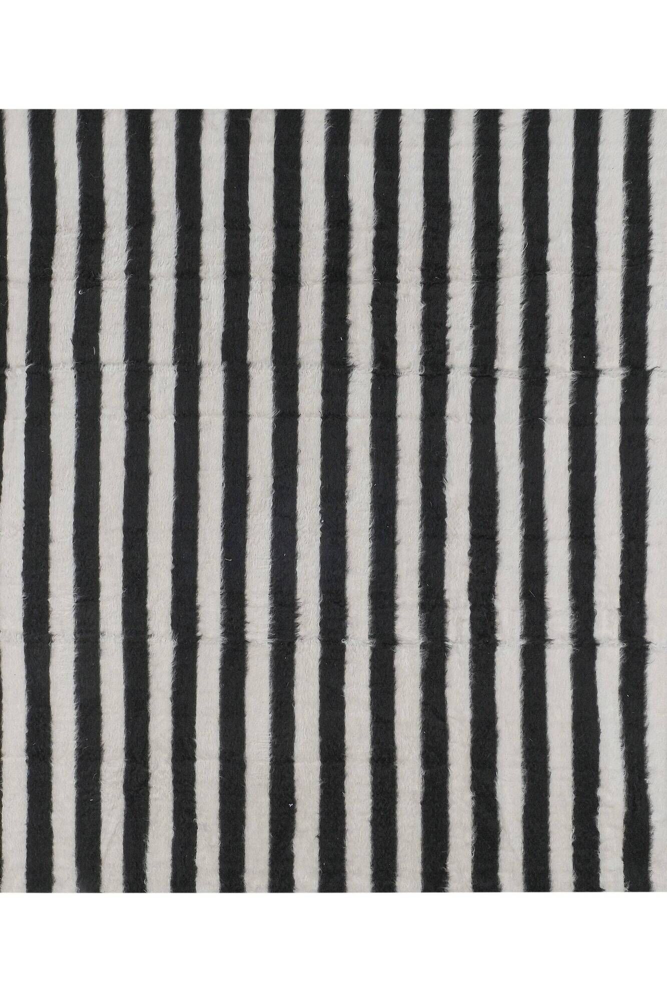 Vintage Turkish kilim, handwoven, 223x239 cm.