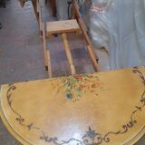 Round table for 4 to 10 place settings