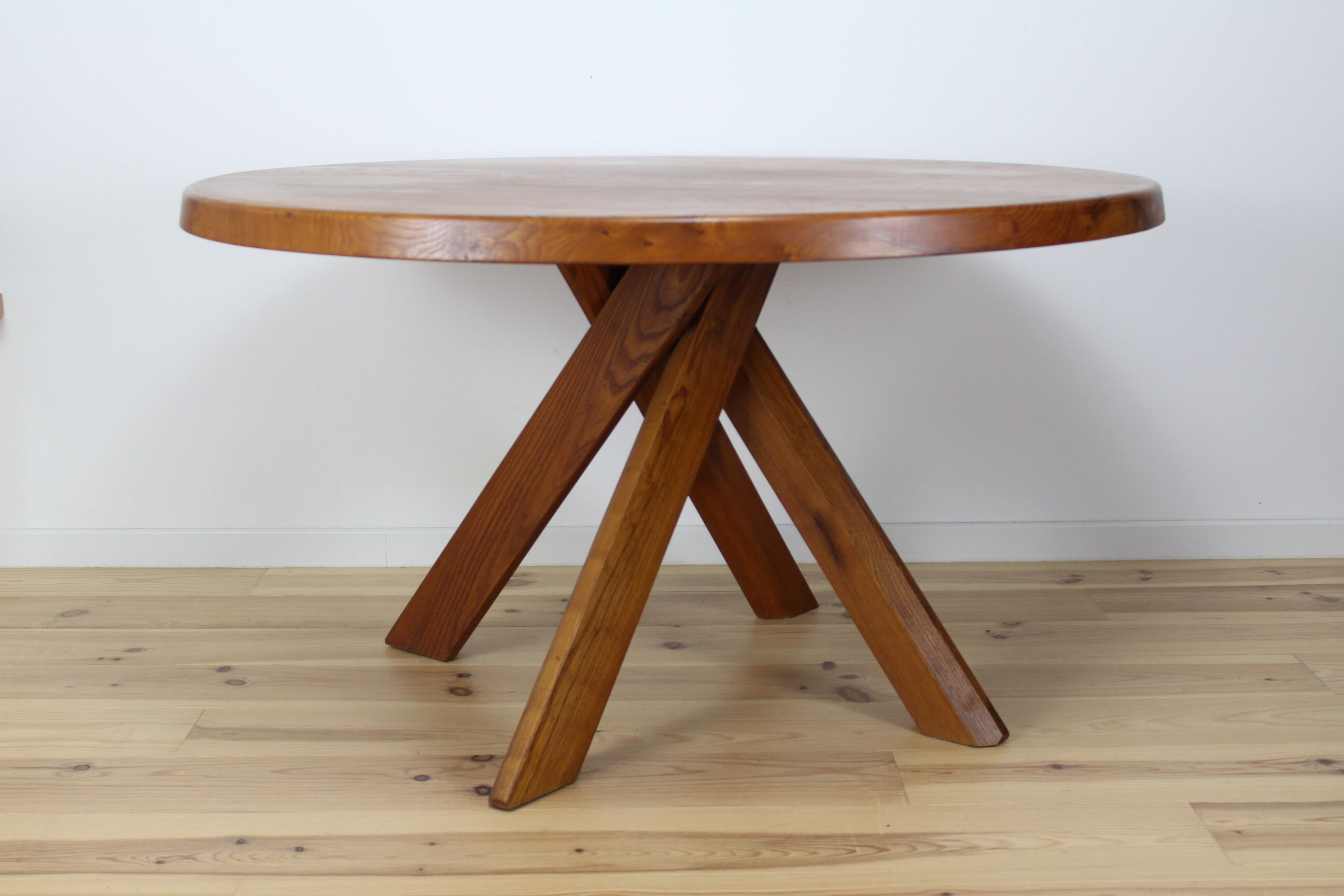 Table T21 in 128cm by Pierre Chapo, 4 feet