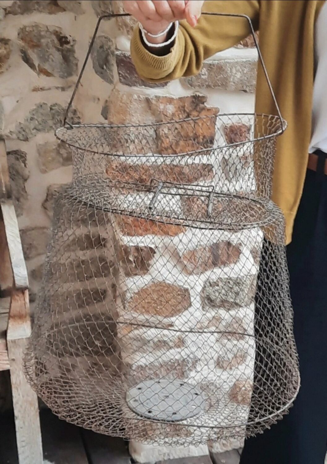 Vintage peach bourriche